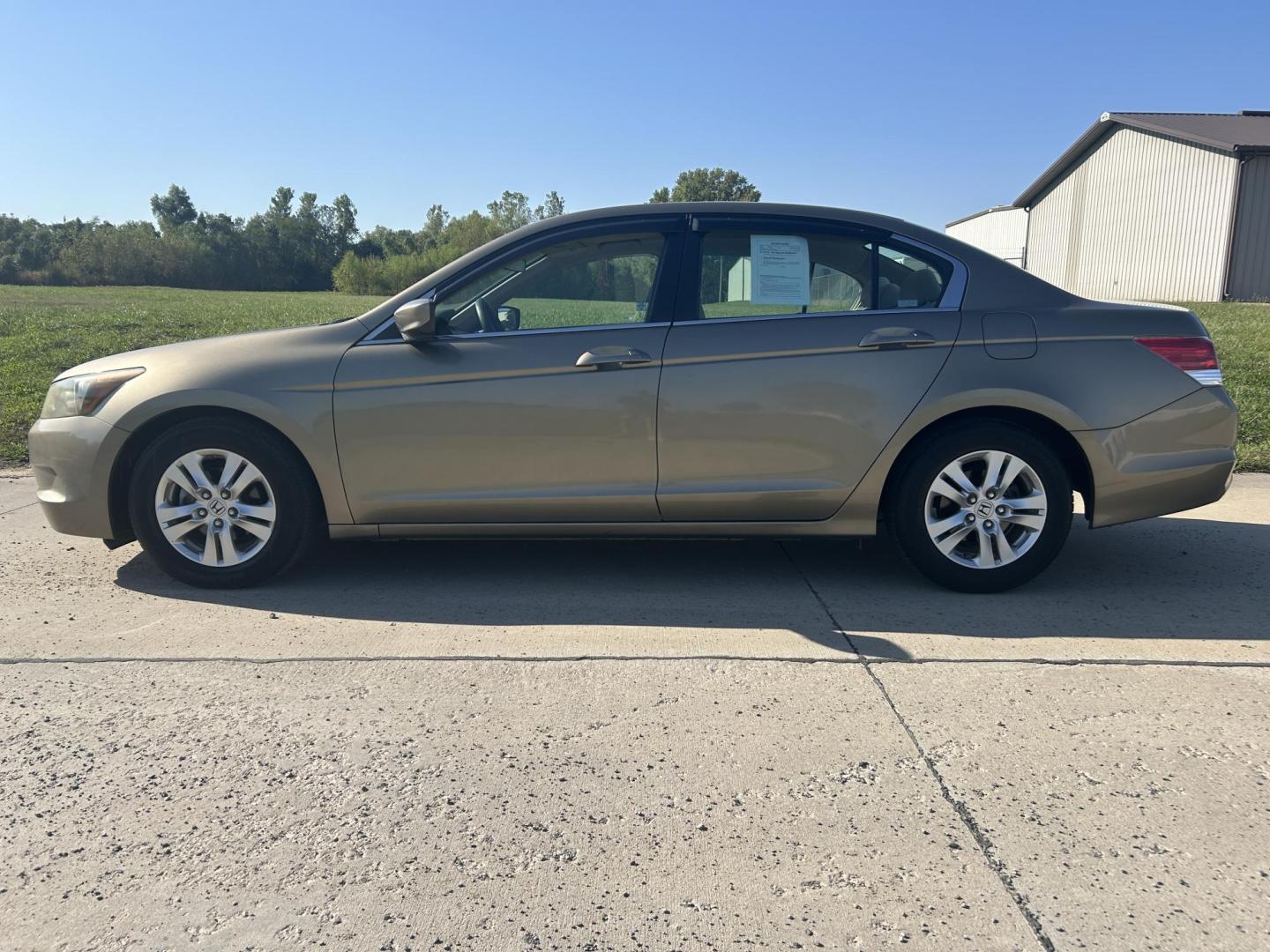 2009 GOLD /Tan Honda Accord LX-P Sedan AT (1HGCP26439A) with an 2.4L L4 DOHC 16V engine, 5-Speed Automatic transmission, located at 506 S. Kingshighway, Cape Girardeau, MO, 63703, (573) 235-5000, 37.294991, -89.553635 - 2009 Honda Civic LX-P 160xxx miles Front Wheel Drive 2.5L 4 Cyl. Automatic Cruise Power Windows/Locks/Mirrors We have financing available and we accept trades! Fill out a credit application on our website or come by today! If you have any questions, give us a call at (573) 235-5000 or visit - Photo#6