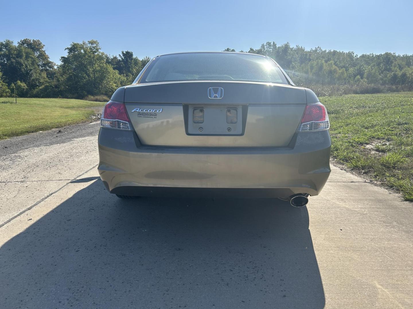 2009 GOLD /Tan Honda Accord LX-P Sedan AT (1HGCP26439A) with an 2.4L L4 DOHC 16V engine, 5-Speed Automatic transmission, located at 506 S. Kingshighway, Cape Girardeau, MO, 63703, (573) 235-5000, 37.294991, -89.553635 - 2009 Honda Civic LX-P 160xxx miles Front Wheel Drive 2.5L 4 Cyl. Automatic Cruise Power Windows/Locks/Mirrors We have financing available and we accept trades! Fill out a credit application on our website or come by today! If you have any questions, give us a call at (573) 235-5000 or visit - Photo#8