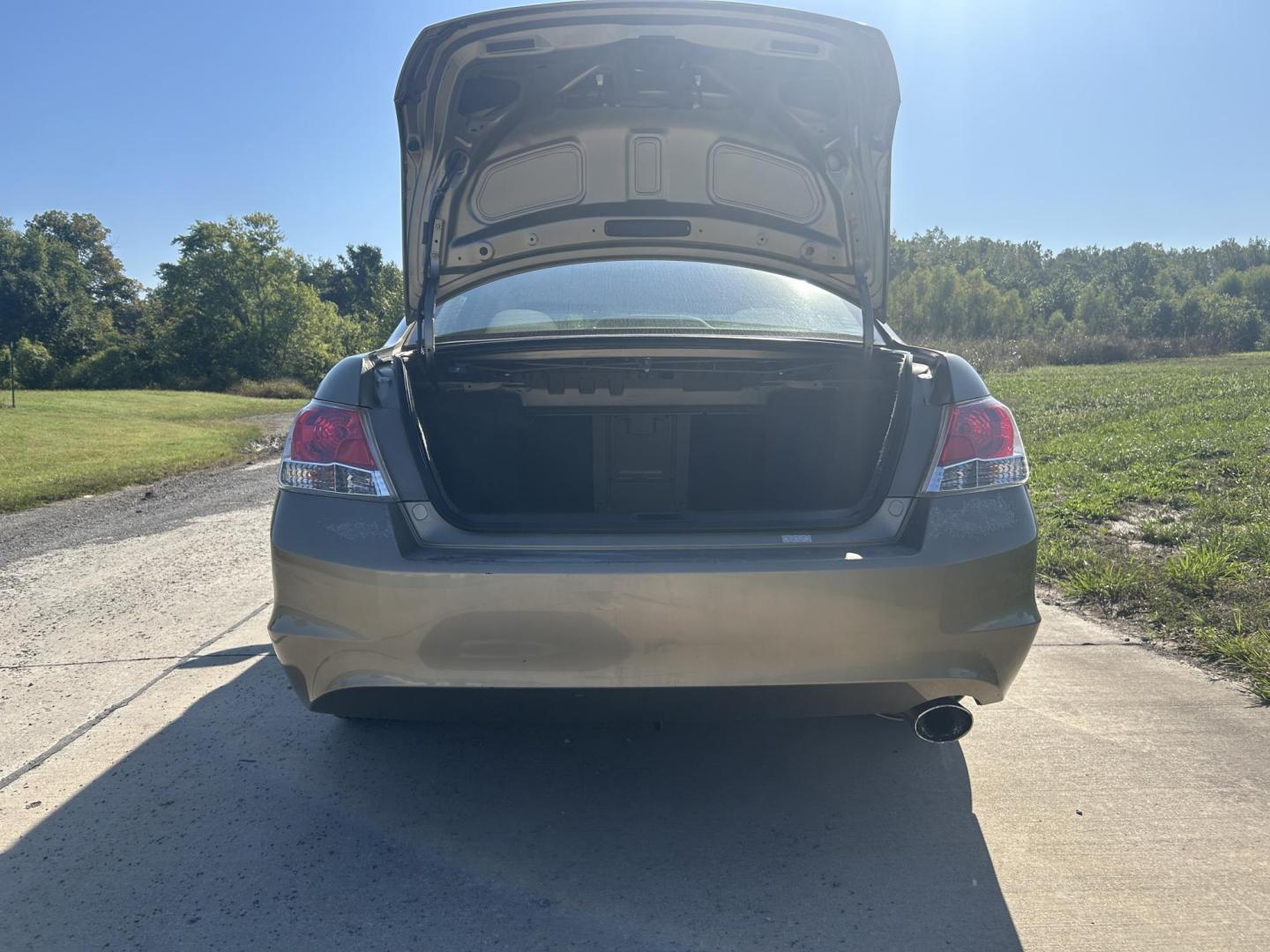 2009 GOLD /Tan Honda Accord LX-P Sedan AT (1HGCP26439A) with an 2.4L L4 DOHC 16V engine, 5-Speed Automatic transmission, located at 506 S. Kingshighway, Cape Girardeau, MO, 63703, (573) 235-5000, 37.294991, -89.553635 - 2009 Honda Civic LX-P 160xxx miles Front Wheel Drive 2.5L 4 Cyl. Automatic Cruise Power Windows/Locks/Mirrors We have financing available and we accept trades! Fill out a credit application on our website or come by today! If you have any questions, give us a call at (573) 235-5000 or visit - Photo#11