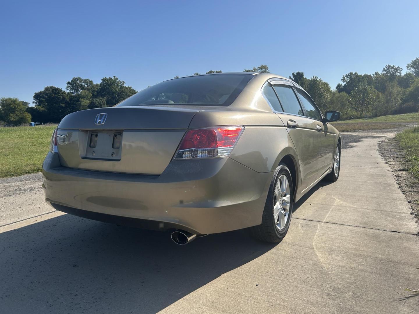 2009 GOLD /Tan Honda Accord LX-P Sedan AT (1HGCP26439A) with an 2.4L L4 DOHC 16V engine, 5-Speed Automatic transmission, located at 506 S. Kingshighway, Cape Girardeau, MO, 63703, (573) 235-5000, 37.294991, -89.553635 - 2009 Honda Civic LX-P 160xxx miles Front Wheel Drive 2.5L 4 Cyl. Automatic Cruise Power Windows/Locks/Mirrors We have financing available and we accept trades! Fill out a credit application on our website or come by today! If you have any questions, give us a call at (573) 235-5000 or visit - Photo#9