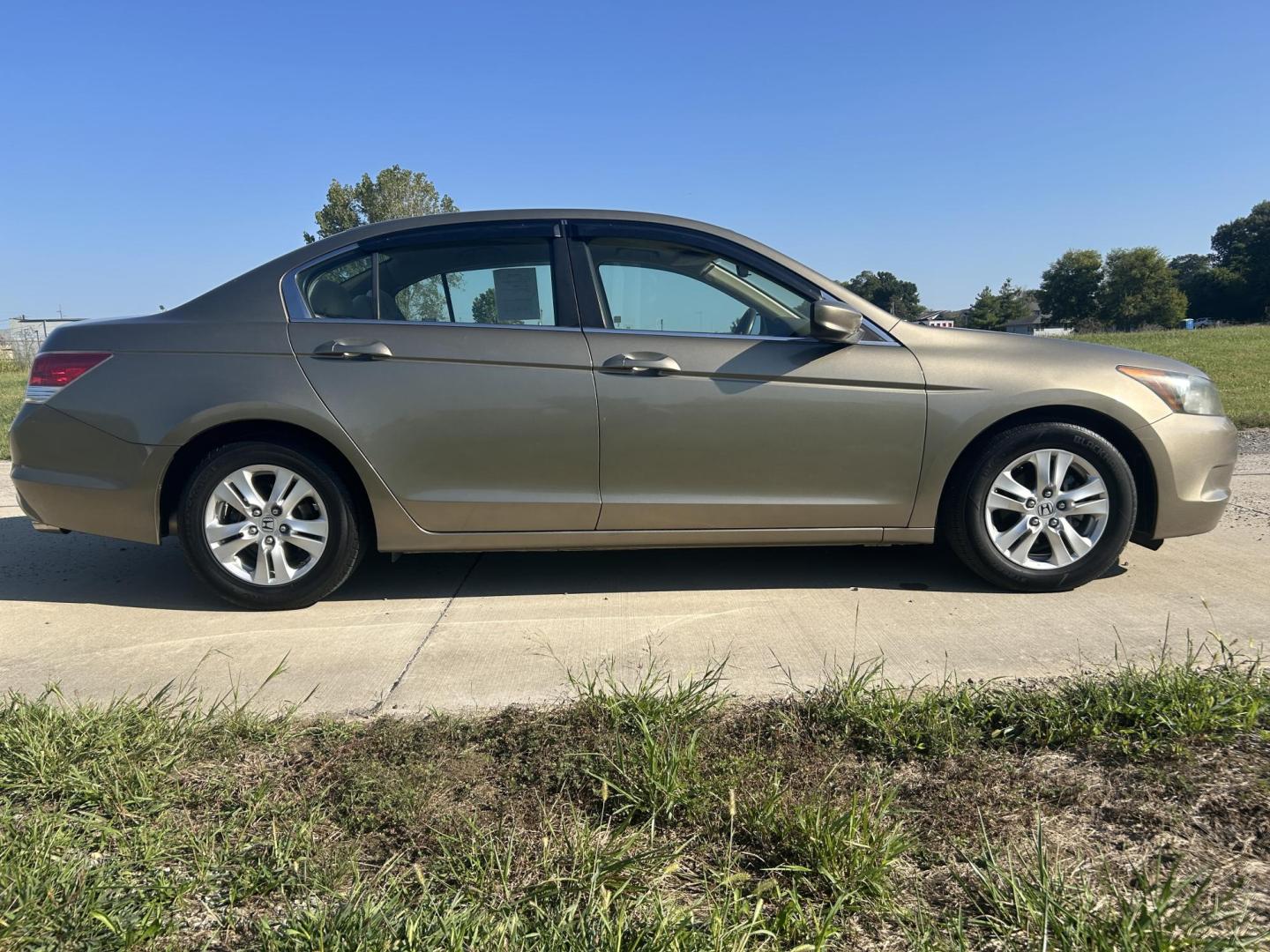 2009 GOLD /Tan Honda Accord LX-P Sedan AT (1HGCP26439A) with an 2.4L L4 DOHC 16V engine, 5-Speed Automatic transmission, located at 506 S. Kingshighway, Cape Girardeau, MO, 63703, (573) 235-5000, 37.294991, -89.553635 - 2009 Honda Civic LX-P 160xxx miles Front Wheel Drive 2.5L 4 Cyl. Automatic Cruise Power Windows/Locks/Mirrors We have financing available and we accept trades! Fill out a credit application on our website or come by today! If you have any questions, give us a call at (573) 235-5000 or visit - Photo#10
