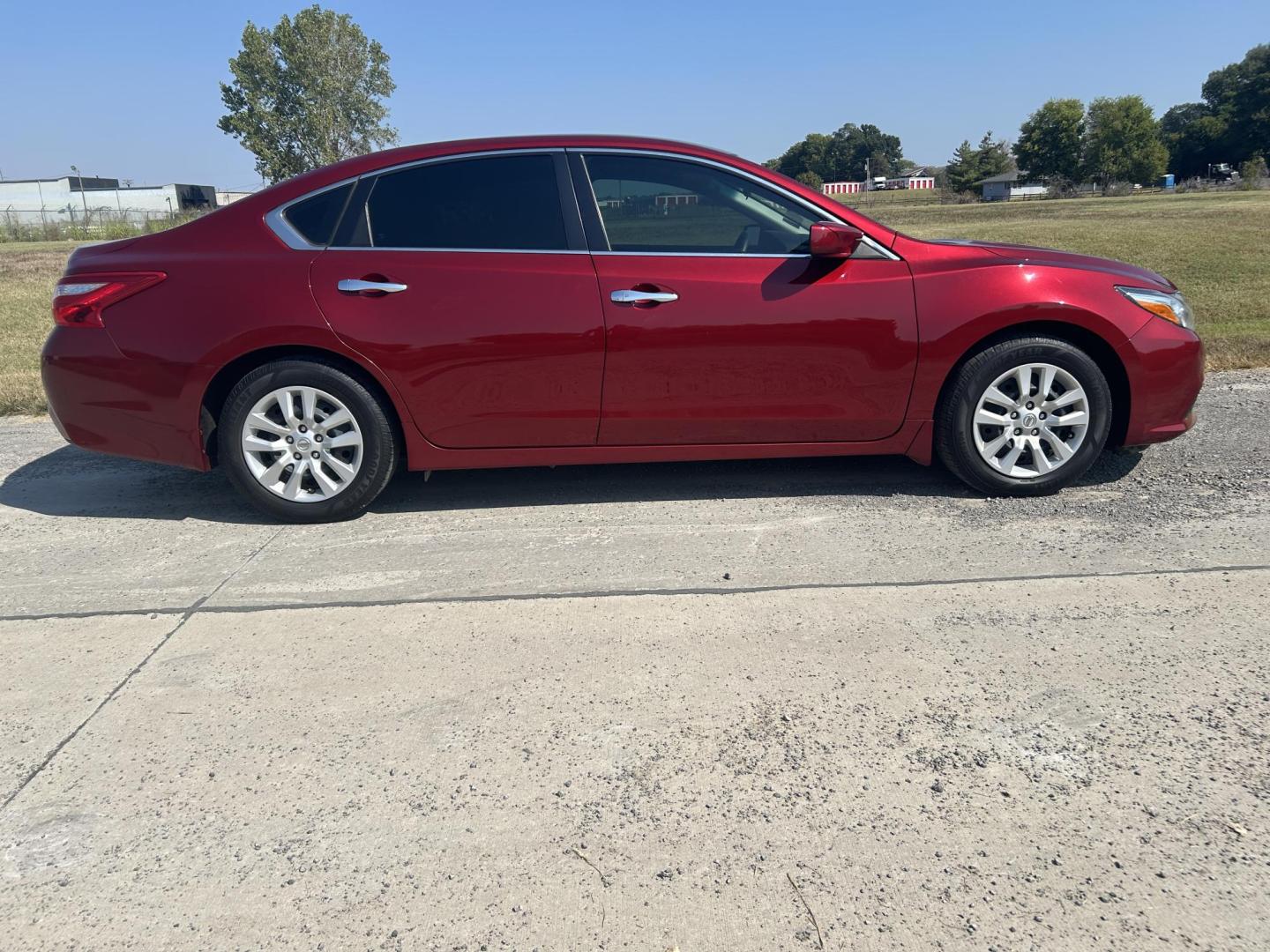 2017 MAROON /Black Nissan Altima 2.5 S (1N4AL3AP0HC) with an 2.5L L4 DOHC 16V engine, CVT transmission, located at 506 S. Kingshighway, Cape Girardeau, MO, 63703, (573) 235-5000, 37.294991, -89.553635 - 2017 Nissan Altima 2.5 S 128xxx miles Front Wheel Drive 2.5L 4 Cyl. Automatic Backup Camera Power Driver Seat Remote Start Cruise Power Windows/Locks/Mirrors We have financing available and we accept trades! Fill out a credit application on our website or come by today! If you have any qu - Photo#12