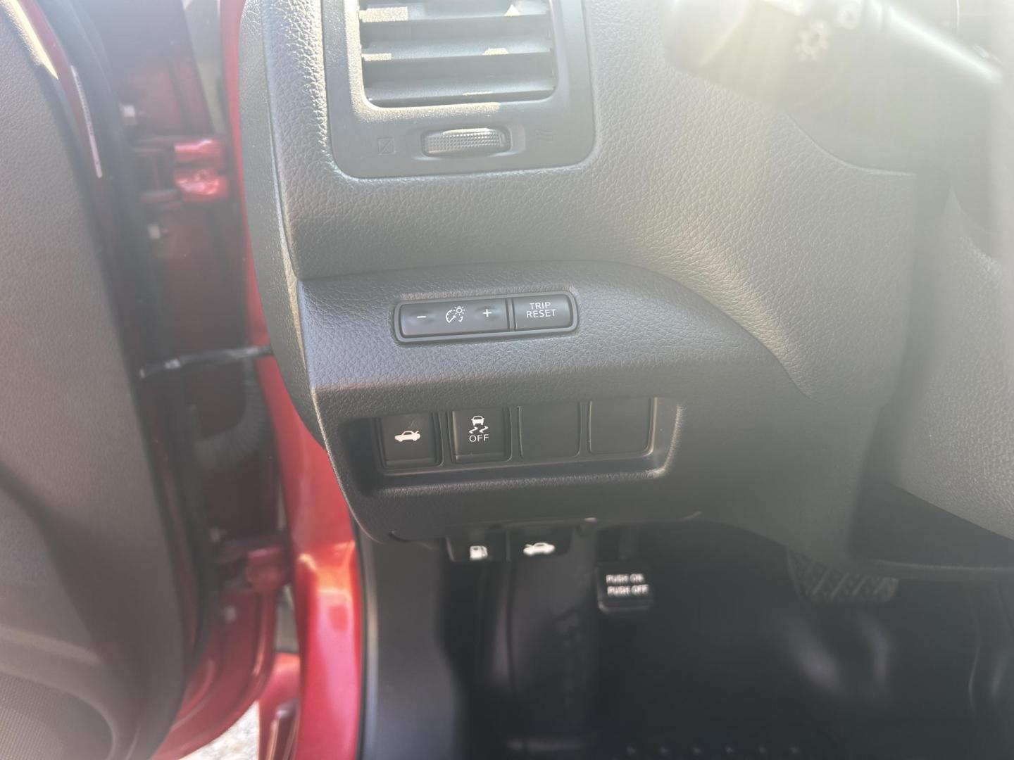 2017 MAROON /Black Nissan Altima 2.5 S (1N4AL3AP0HC) with an 2.5L L4 DOHC 16V engine, CVT transmission, located at 506 S. Kingshighway, Cape Girardeau, MO, 63703, (573) 235-5000, 37.294991, -89.553635 - 2017 Nissan Altima 2.5 S 128xxx miles Front Wheel Drive 2.5L 4 Cyl. Automatic Backup Camera Power Driver Seat Remote Start Cruise Power Windows/Locks/Mirrors We have financing available and we accept trades! Fill out a credit application on our website or come by today! If you have any qu - Photo#30