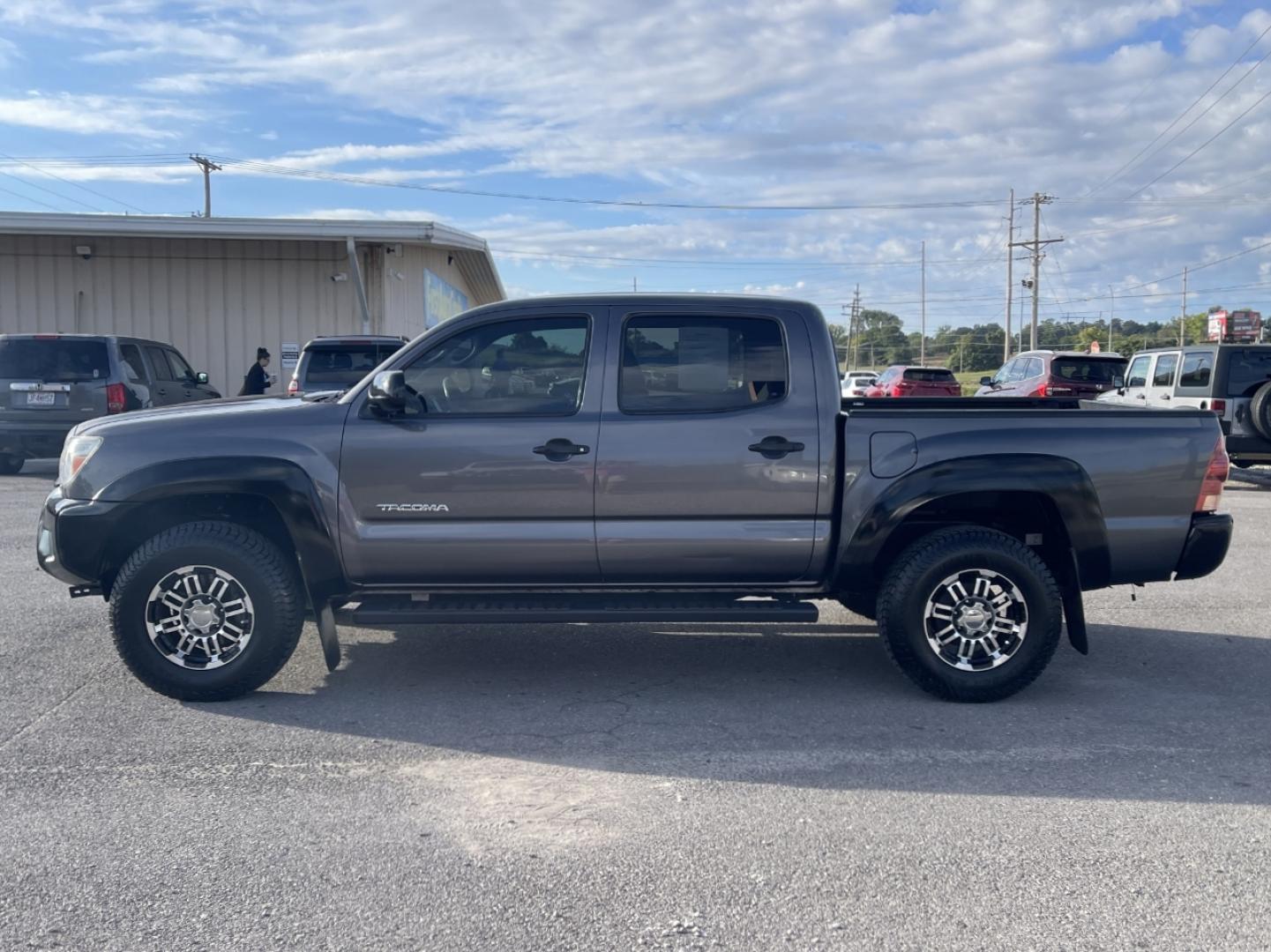 2014 GRAY /Gray Cloth Toyota Tacoma PreRunner 2WD (5TFJX4GN9EX) with an 2.7L 4 Cyl. engine, Automatic transmission, located at 2990 Old Orchard Rd., Jackson, MO, 63755, 37.354214, -89.612106 - We have financing available and we accept trades! Fill out a credit application on our website or come by today! If you have any questions, give us a call at (573) 204-7777 or visit our website at firstautocredit.com. - Photo#3