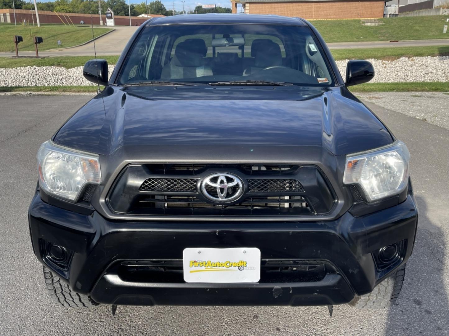 2014 GRAY /Gray Cloth Toyota Tacoma PreRunner 2WD (5TFJX4GN9EX) with an 2.7L 4 Cyl. engine, Automatic transmission, located at 2990 Old Orchard Rd., Jackson, MO, 63755, 37.354214, -89.612106 - We have financing available and we accept trades! Fill out a credit application on our website or come by today! If you have any questions, give us a call at (573) 204-7777 or visit our website at firstautocredit.com. - Photo#8