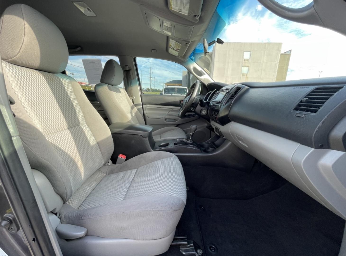 2014 GRAY /Gray Cloth Toyota Tacoma PreRunner 2WD (5TFJX4GN9EX) with an 2.7L 4 Cyl. engine, Automatic transmission, located at 2990 Old Orchard Rd., Jackson, MO, 63755, 37.354214, -89.612106 - We have financing available and we accept trades! Fill out a credit application on our website or come by today! If you have any questions, give us a call at (573) 204-7777 or visit our website at firstautocredit.com. - Photo#12