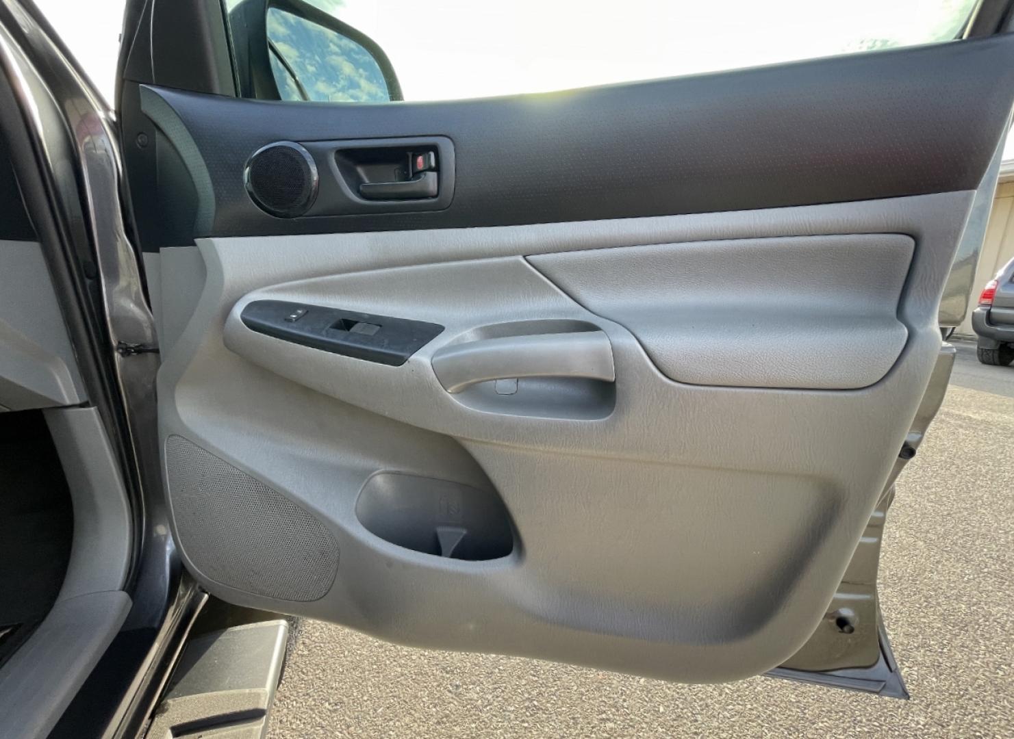 2014 GRAY /Gray Cloth Toyota Tacoma PreRunner 2WD (5TFJX4GN9EX) with an 2.7L 4 Cyl. engine, Automatic transmission, located at 2990 Old Orchard Rd., Jackson, MO, 63755, 37.354214, -89.612106 - We have financing available and we accept trades! Fill out a credit application on our website or come by today! If you have any questions, give us a call at (573) 204-7777 or visit our website at firstautocredit.com. - Photo#11