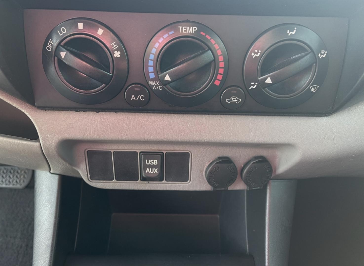 2014 GRAY /Gray Cloth Toyota Tacoma PreRunner 2WD (5TFJX4GN9EX) with an 2.7L 4 Cyl. engine, Automatic transmission, located at 2990 Old Orchard Rd., Jackson, MO, 63755, 37.354214, -89.612106 - We have financing available and we accept trades! Fill out a credit application on our website or come by today! If you have any questions, give us a call at (573) 204-7777 or visit our website at firstautocredit.com. - Photo#19