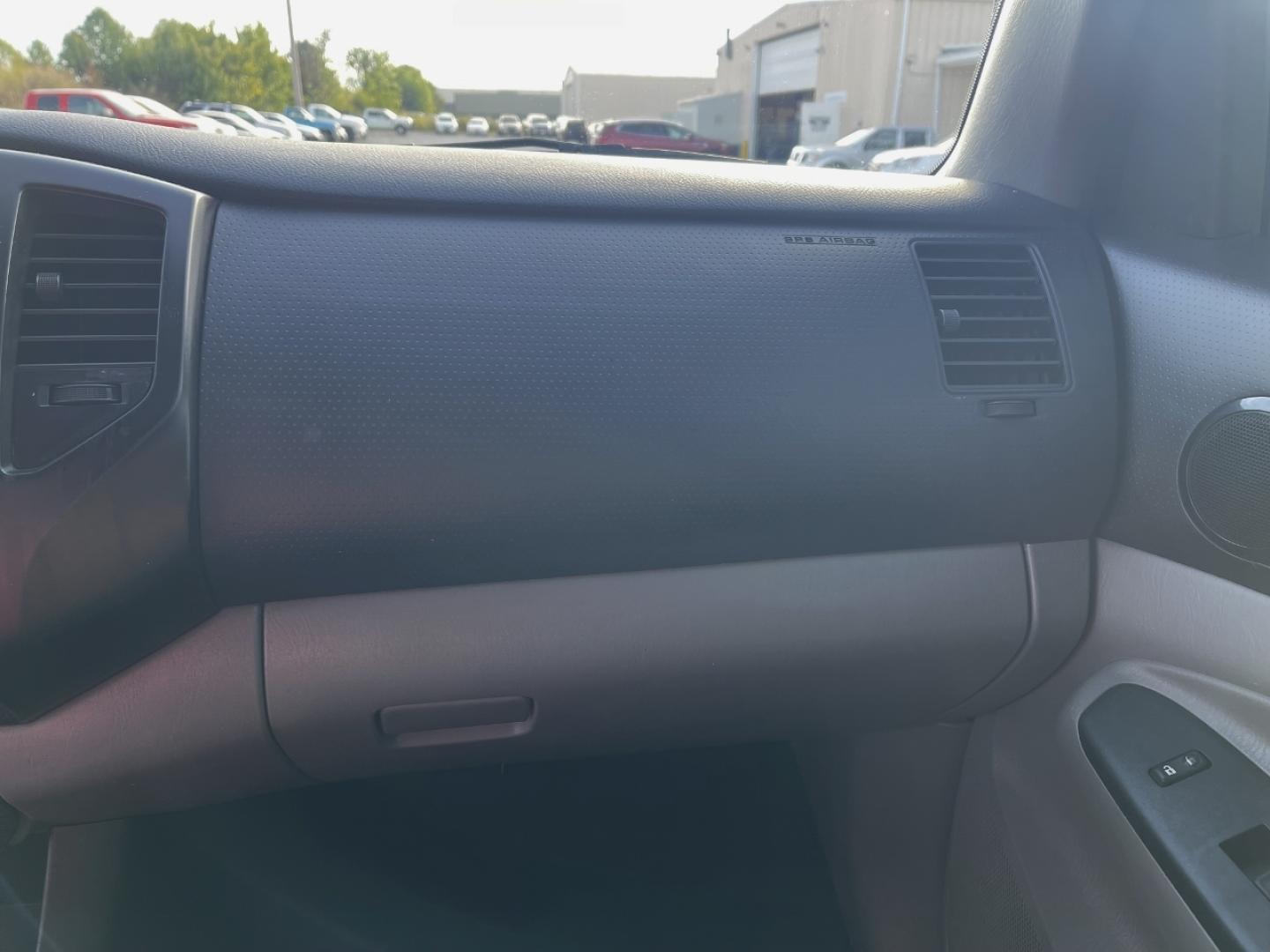 2014 GRAY /Gray Cloth Toyota Tacoma PreRunner 2WD (5TFJX4GN9EX) with an 2.7L 4 Cyl. engine, Automatic transmission, located at 2990 Old Orchard Rd., Jackson, MO, 63755, 37.354214, -89.612106 - We have financing available and we accept trades! Fill out a credit application on our website or come by today! If you have any questions, give us a call at (573) 204-7777 or visit our website at firstautocredit.com. - Photo#21