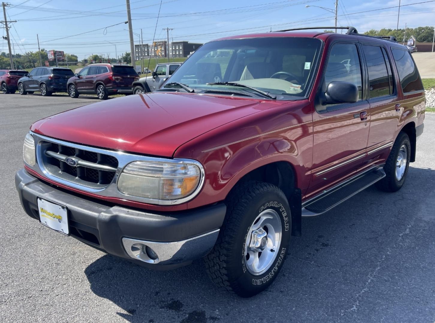 2001 RED /Tan Cloth Ford Explorer XLT 4WD (1FMZU73E81Z) with an 4.0L V6 engine, Automatic transmission, located at 2990 Old Orchard Rd., Jackson, MO, 63755, 37.354214, -89.612106 - We have financing available and we accept trades! Fill out a credit application on our website or come by today! If you have any questions, give us a call at (573) 204-7777 or visit our website at firstautocredit.com. - Photo#2