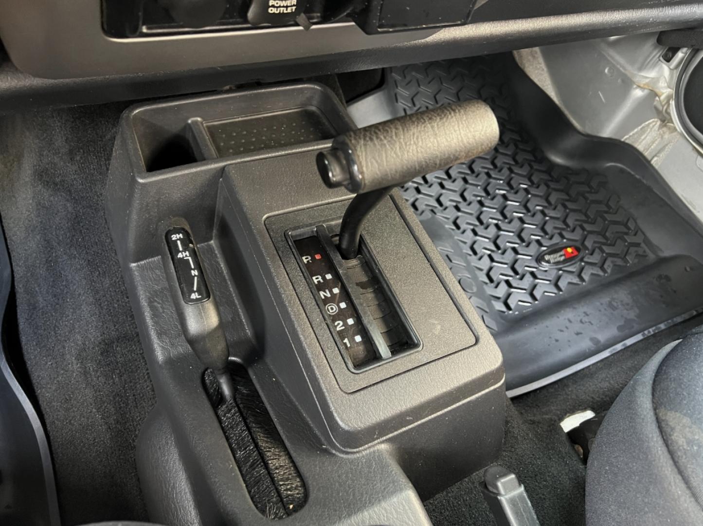 2005 SILVER /Black Cloth Jeep Wrangler X (1J4FA39S45P) with an 4.0L 6 Cyl. engine, Automatic transmission, located at 2990 Old Orchard Rd., Jackson, MO, 63755, 37.354214, -89.612106 - 2005 Jeep Wrangler X 104xxx miles 4 Wheel Drive 4.0L I6 Automatic We have financing available and we accept trades! Fill out a credit application on our website or come by today! If you have any questions, give us a call at (573) 204-7777 or visit our website at firstautocredit.com. - Photo#2