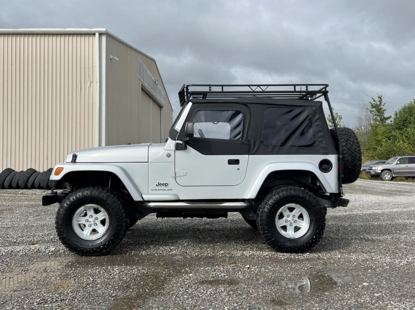 2005 SILVER /Black Cloth Jeep Wrangler X (1J4FA39S45P) with an 4.0L 6 Cyl. engine, Automatic transmission, located at 2990 Old Orchard Rd., Jackson, MO, 63755, 37.354214, -89.612106 - 2005 Jeep Wrangler X 104xxx miles 4 Wheel Drive 4.0L I6 Automatic We have financing available and we accept trades! Fill out a credit application on our website or come by today! If you have any questions, give us a call at (573) 204-7777 or visit our website at firstautocredit.com. - Photo#4