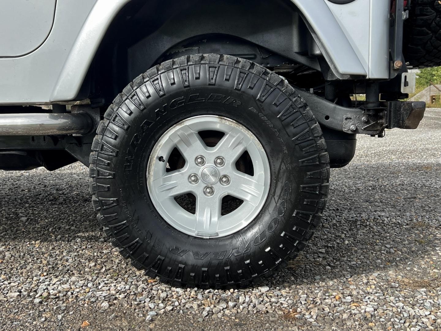 2005 SILVER /Black Cloth Jeep Wrangler X (1J4FA39S45P) with an 4.0L 6 Cyl. engine, Automatic transmission, located at 2990 Old Orchard Rd., Jackson, MO, 63755, 37.354214, -89.612106 - 2005 Jeep Wrangler X 104xxx miles 4 Wheel Drive 4.0L I6 Automatic We have financing available and we accept trades! Fill out a credit application on our website or come by today! If you have any questions, give us a call at (573) 204-7777 or visit our website at firstautocredit.com. - Photo#25