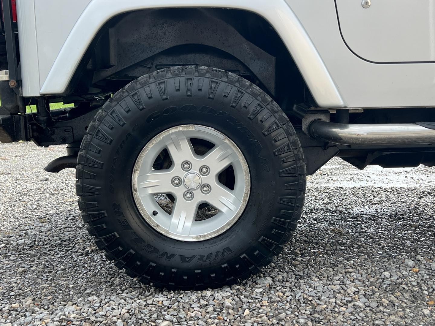 2005 SILVER /Black Cloth Jeep Wrangler X (1J4FA39S45P) with an 4.0L 6 Cyl. engine, Automatic transmission, located at 2990 Old Orchard Rd., Jackson, MO, 63755, 37.354214, -89.612106 - 2005 Jeep Wrangler X 104xxx miles 4 Wheel Drive 4.0L I6 Automatic We have financing available and we accept trades! Fill out a credit application on our website or come by today! If you have any questions, give us a call at (573) 204-7777 or visit our website at firstautocredit.com. - Photo#26