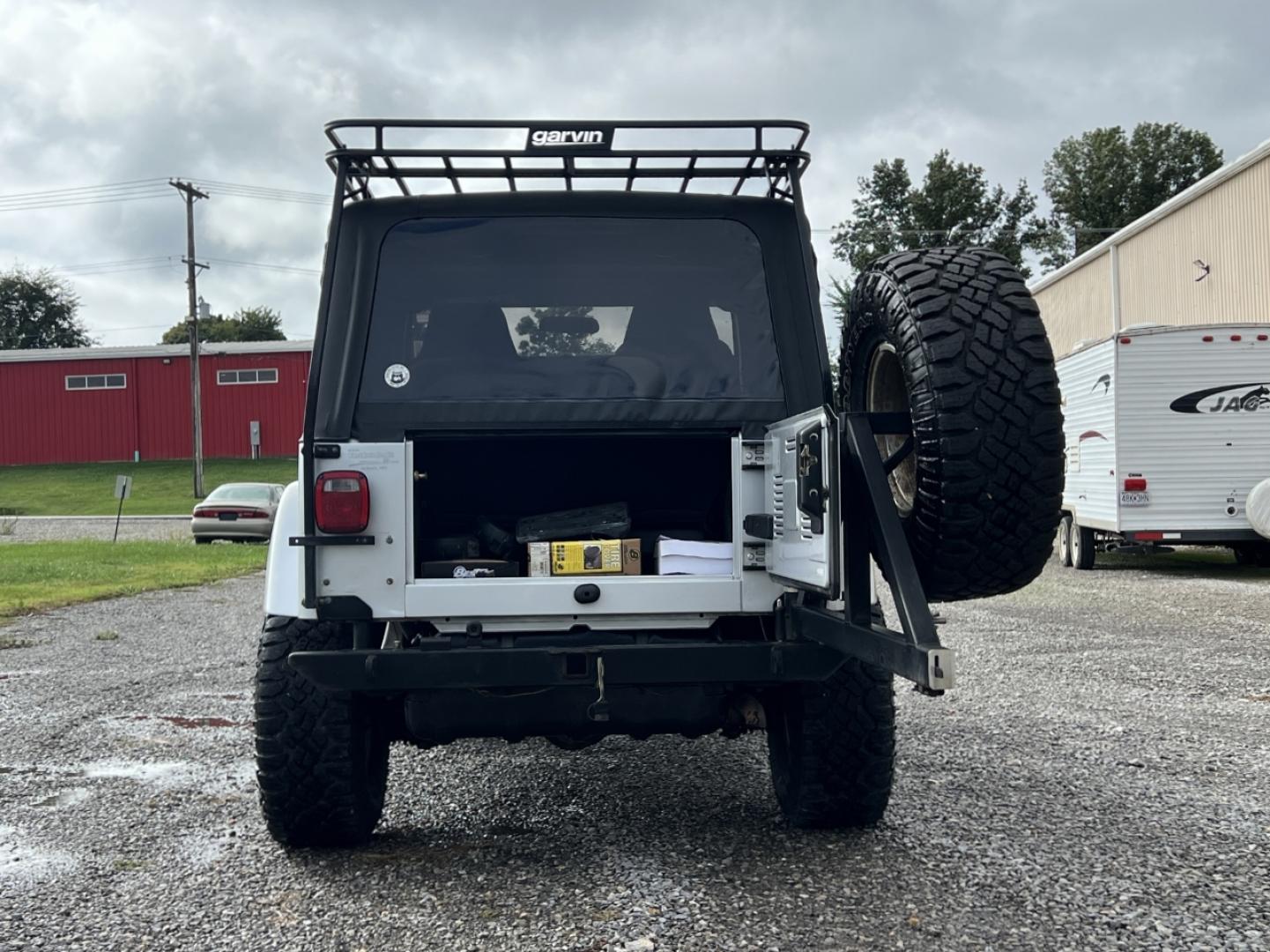 2005 SILVER /Black Cloth Jeep Wrangler X (1J4FA39S45P) with an 4.0L 6 Cyl. engine, Automatic transmission, located at 2990 Old Orchard Rd., Jackson, MO, 63755, 37.354214, -89.612106 - 2005 Jeep Wrangler X 104xxx miles 4 Wheel Drive 4.0L I6 Automatic We have financing available and we accept trades! Fill out a credit application on our website or come by today! If you have any questions, give us a call at (573) 204-7777 or visit our website at firstautocredit.com. - Photo#15
