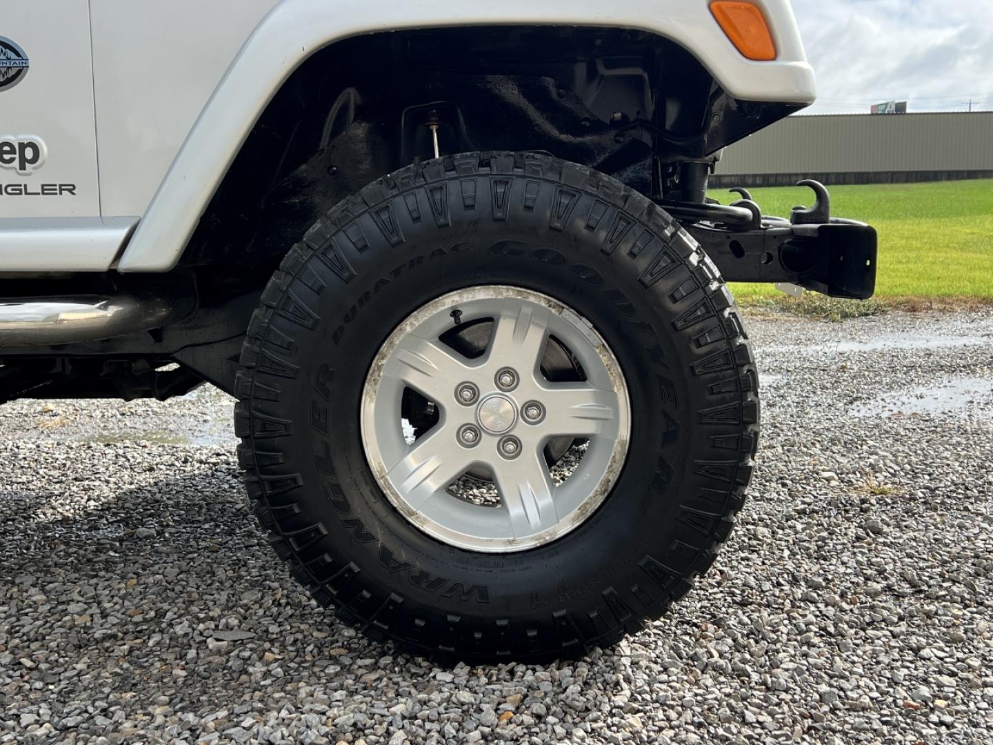 2005 SILVER /Black Cloth Jeep Wrangler X (1J4FA39S45P) with an 4.0L 6 Cyl. engine, Automatic transmission, located at 2990 Old Orchard Rd., Jackson, MO, 63755, 37.354214, -89.612106 - 2005 Jeep Wrangler X 104xxx miles 4 Wheel Drive 4.0L I6 Automatic We have financing available and we accept trades! Fill out a credit application on our website or come by today! If you have any questions, give us a call at (573) 204-7777 or visit our website at firstautocredit.com. - Photo#27