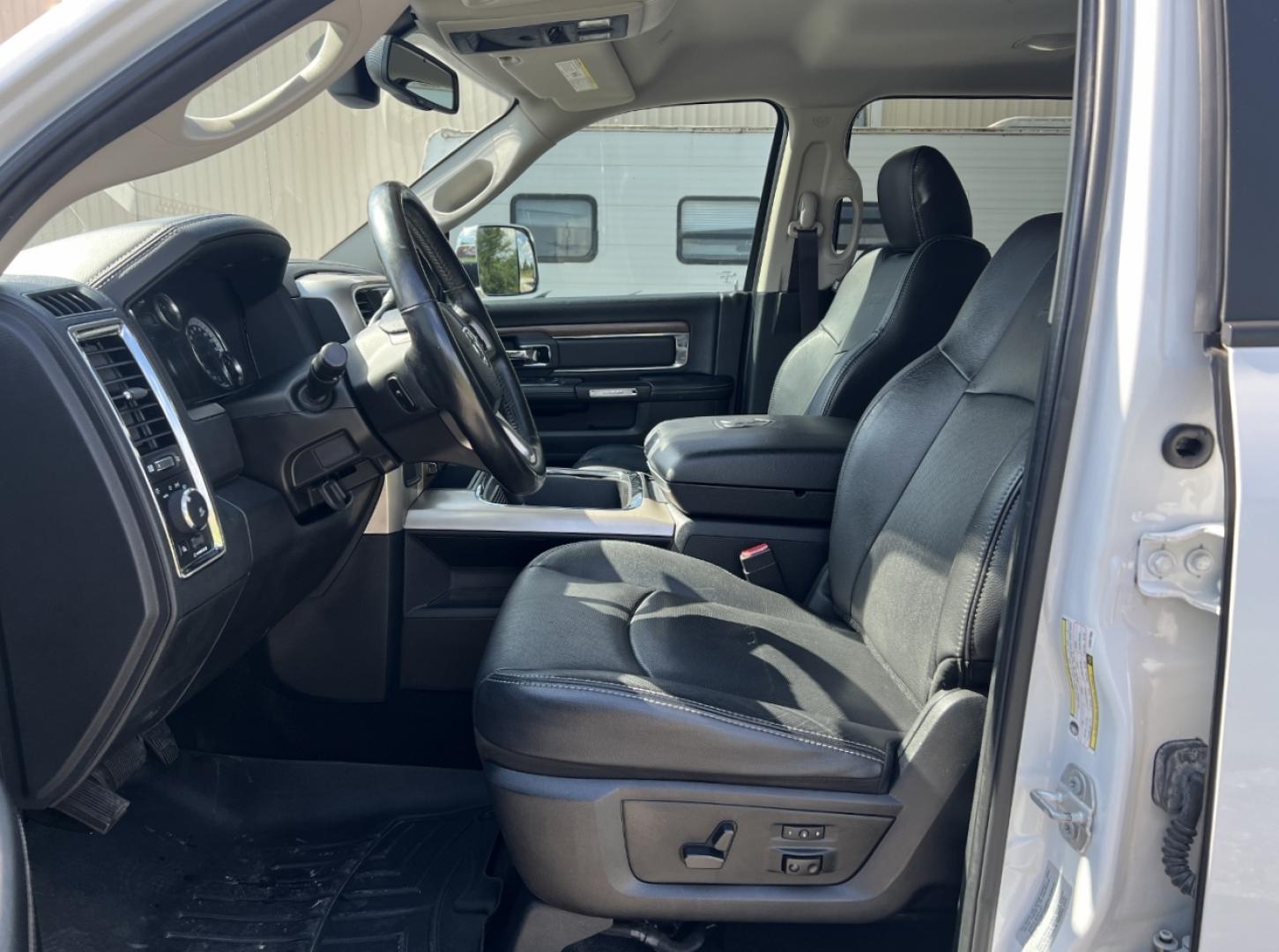 2017 WHITE /Black Leather RAM 2500 Laramie Crew Cab SWB 4WD (3C6UR5FJ2HG) with an 6.4L V8 engine, Automatic transmission, located at 2990 Old Orchard Rd., Jackson, MO, 63755, 37.354214, -89.612106 - 2017 Ram 2500 Heavy Duty Laramie 105xxx miles 4x4 6.4L V8 Automatic Leather Power/Heated/Cooled Seats Heated Rear Seats Heated Steering Wheel Backup Camera Bluetooth Cruise Power Windows/Locks/Mirrors We have financing available and we accept trades! Fill out a credit application on our - Photo#15