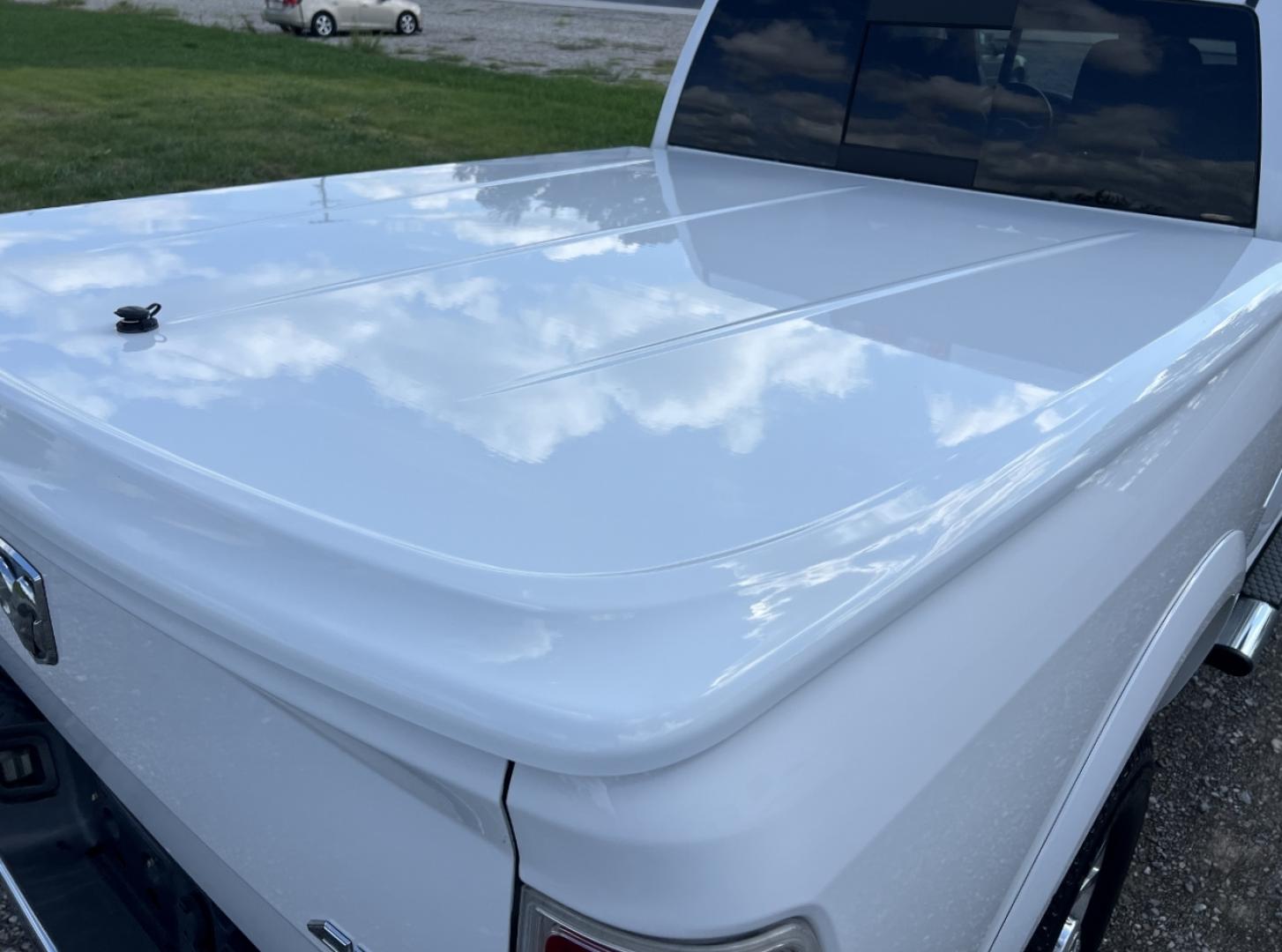 2017 WHITE /Black Leather RAM 2500 Laramie Crew Cab SWB 4WD (3C6UR5FJ2HG) with an 6.4L V8 engine, Automatic transmission, located at 2990 Old Orchard Rd., Jackson, MO, 63755, 37.354214, -89.612106 - 2017 Ram 2500 Heavy Duty Laramie 105xxx miles 4x4 6.4L V8 Automatic Leather Power/Heated/Cooled Seats Heated Rear Seats Heated Steering Wheel Backup Camera Bluetooth Cruise Power Windows/Locks/Mirrors We have financing available and we accept trades! Fill out a credit application on our - Photo#22