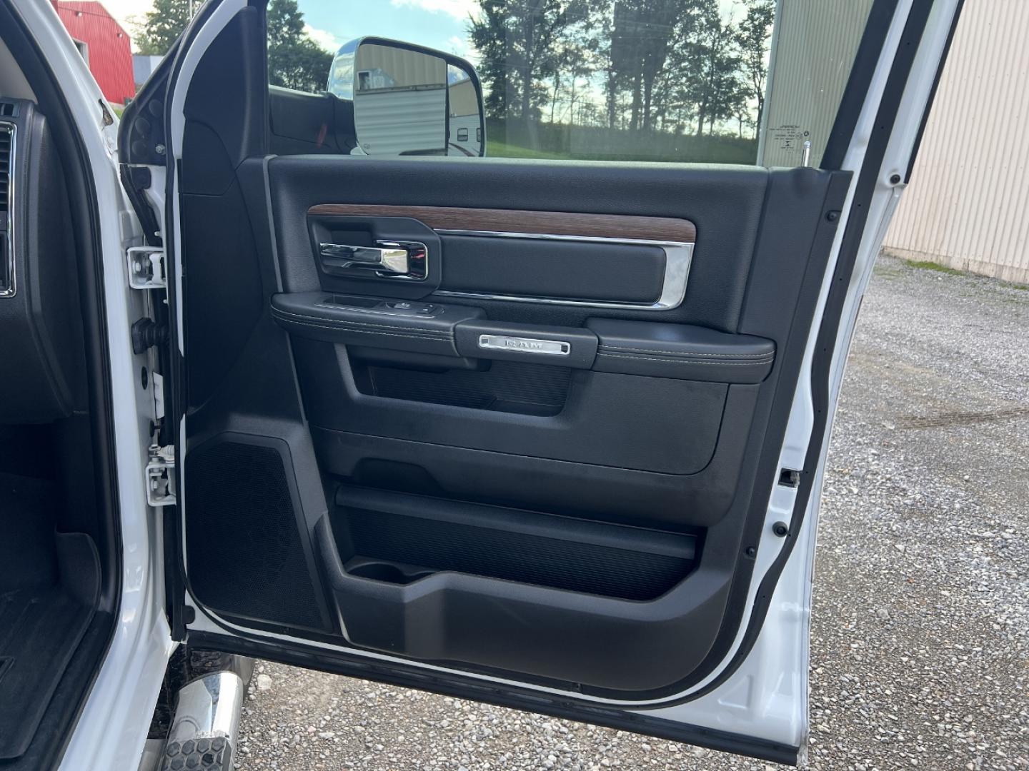 2017 WHITE /Black Leather RAM 2500 Laramie Crew Cab SWB 4WD (3C6UR5FJ2HG) with an 6.4L V8 engine, Automatic transmission, located at 2990 Old Orchard Rd., Jackson, MO, 63755, 37.354214, -89.612106 - 2017 Ram 2500 Heavy Duty Laramie 105xxx miles 4x4 6.4L V8 Automatic Leather Power/Heated/Cooled Seats Heated Rear Seats Heated Steering Wheel Backup Camera Bluetooth Cruise Power Windows/Locks/Mirrors We have financing available and we accept trades! Fill out a credit application on our - Photo#16