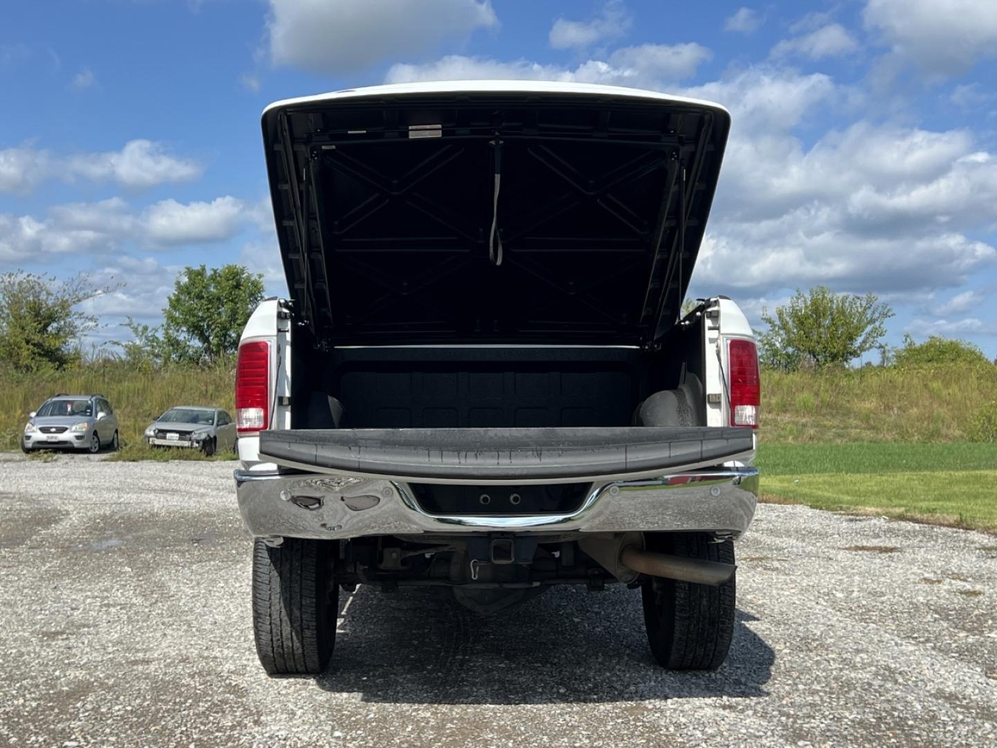 2017 WHITE /Black Leather RAM 2500 Laramie Crew Cab SWB 4WD (3C6UR5FJ2HG) with an 6.4L V8 engine, Automatic transmission, located at 2990 Old Orchard Rd., Jackson, MO, 63755, 37.354214, -89.612106 - 2017 Ram 2500 Heavy Duty Laramie 105xxx miles 4x4 6.4L V8 Automatic Leather Power/Heated/Cooled Seats Heated Rear Seats Heated Steering Wheel Backup Camera Bluetooth Cruise Power Windows/Locks/Mirrors We have financing available and we accept trades! Fill out a credit application on our - Photo#20