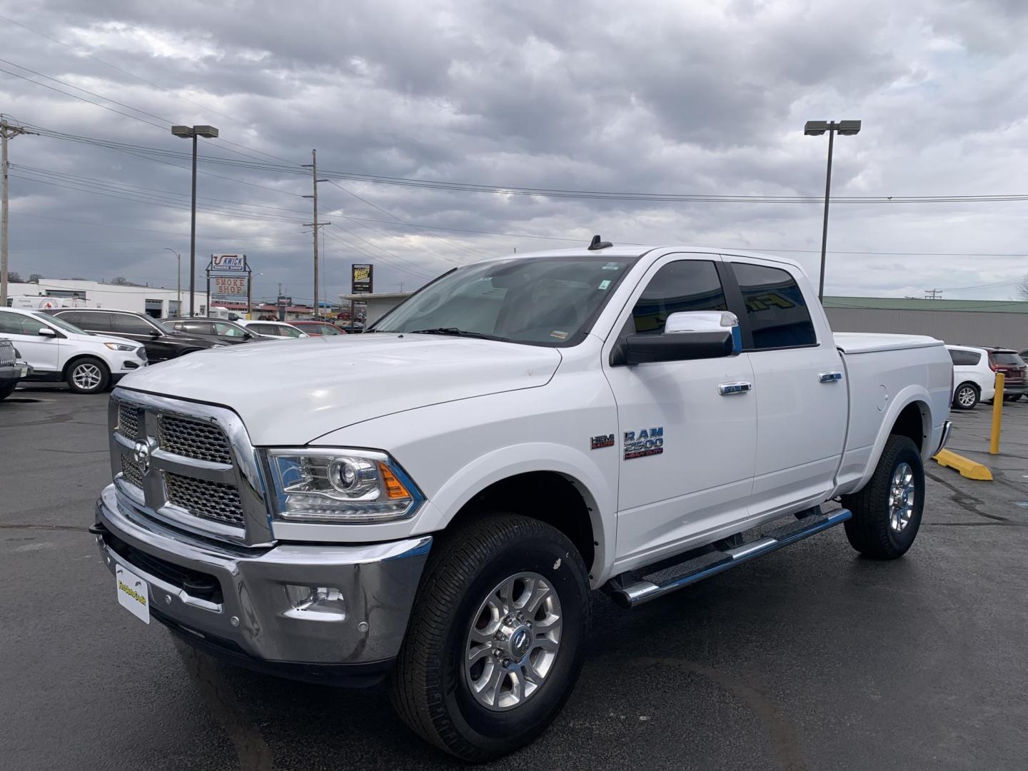 2017 WHITE /Black Leather RAM 2500 Laramie Crew Cab SWB 4WD (3C6UR5FJ2HG) with an 6.4L V8 engine, Automatic transmission, located at 506 S. Kingshighway, Cape Girardeau, MO, 63703, (573) 235-5000, 37.294991, -89.553635 - 2017 Ram 2500 Heavy Duty Laramie 105xxx miles 4x4 6.4L V8 Automatic Leather Power/Heated/Cooled Seats Heated Rear Seats Heated Steering Wheel Backup Camera Bluetooth Cruise Power Windows/Locks/Mirrors We have financing available and we accept trades! Fill out a credit application on o - Photo#3