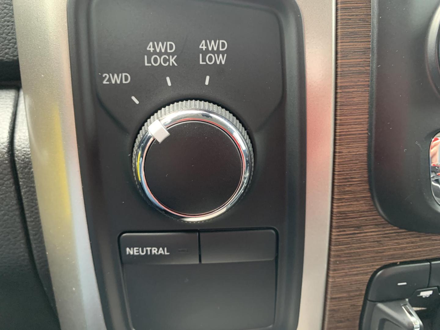 2017 WHITE /Black Leather RAM 2500 Laramie Crew Cab SWB 4WD (3C6UR5FJ2HG) with an 6.4L V8 engine, Automatic transmission, located at 506 S. Kingshighway, Cape Girardeau, MO, 63703, (573) 235-5000, 37.294991, -89.553635 - 2017 Ram 2500 Heavy Duty Laramie 105xxx miles 4x4 6.4L V8 Automatic Leather Power/Heated/Cooled Seats Heated Rear Seats Heated Steering Wheel Backup Camera Bluetooth Cruise Power Windows/Locks/Mirrors We have financing available and we accept trades! Fill out a credit application on o - Photo#21