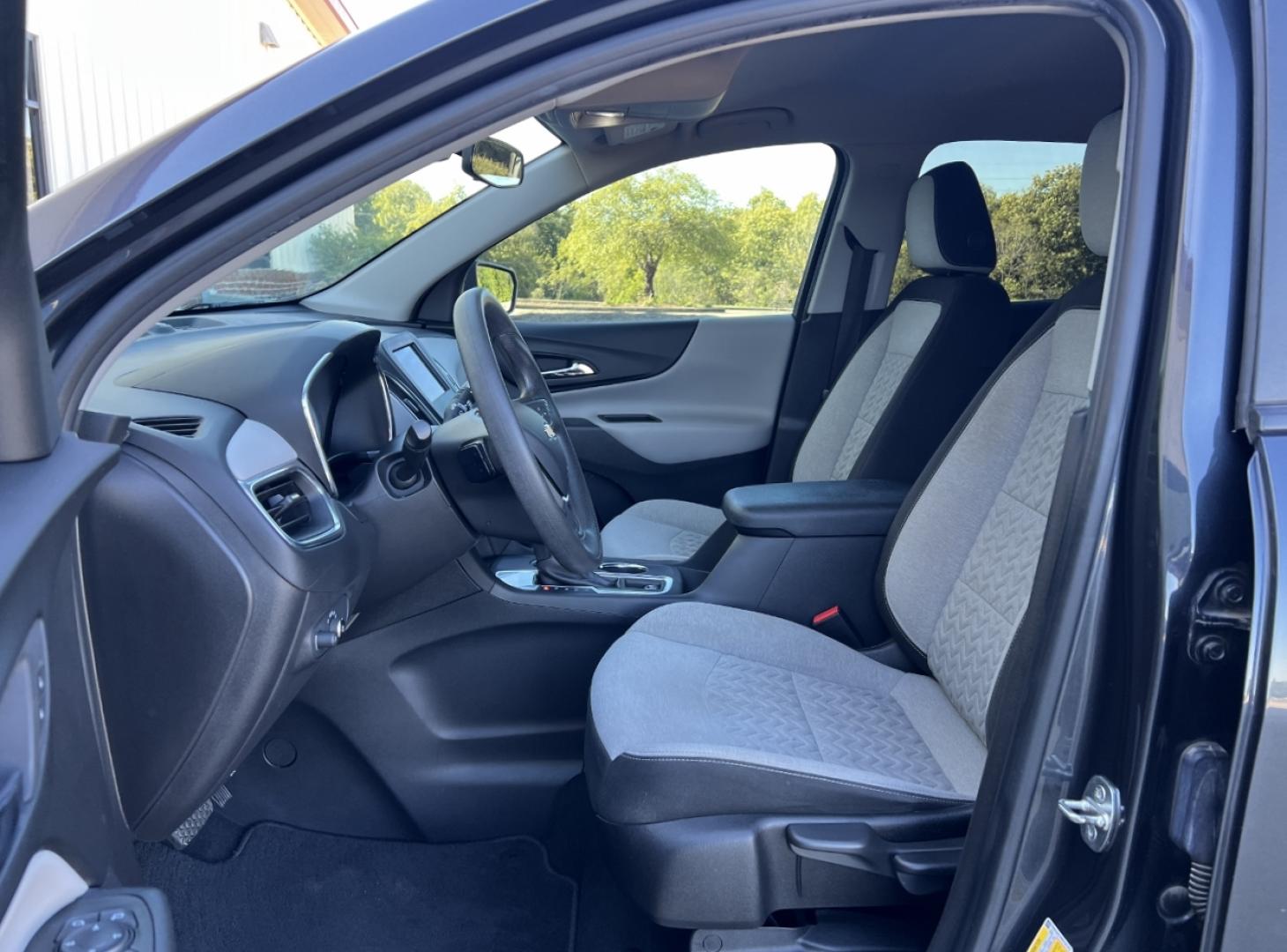 2022 GRAY /Gray Cloth Chevrolet Equinox LS 1FL FWD (3GNAXFEV0NS) with an 1.5L 4 Cyl. TURBO engine, Automatic transmission, located at 2990 Old Orchard Rd., Jackson, MO, 63755, 37.354214, -89.612106 - 2022 Chevrolet Equinox LS 1-Owner 143xxx miles Front Wheel Drive 1.5L 4 Cyl. Automatic Backup Camera Bluetooth Cruise Power Windows/Locks/Mirrors We have financing available and we accept trades! Fill out a credit application on our website or come by today! If you have any questions, giv - Photo#11