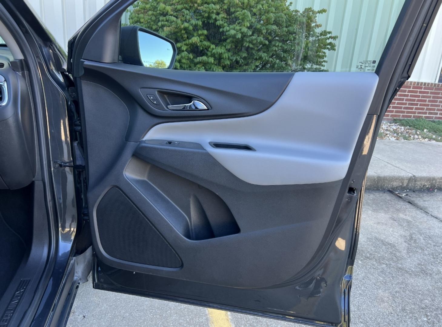 2022 GRAY /Gray Cloth Chevrolet Equinox LS 1FL FWD (3GNAXFEV0NS) with an 1.5L 4 Cyl. TURBO engine, Automatic transmission, located at 2990 Old Orchard Rd., Jackson, MO, 63755, 37.354214, -89.612106 - 2022 Chevrolet Equinox LS 1-Owner 143xxx miles Front Wheel Drive 1.5L 4 Cyl. Automatic Backup Camera Bluetooth Cruise Power Windows/Locks/Mirrors We have financing available and we accept trades! Fill out a credit application on our website or come by today! If you have any questions, giv - Photo#12