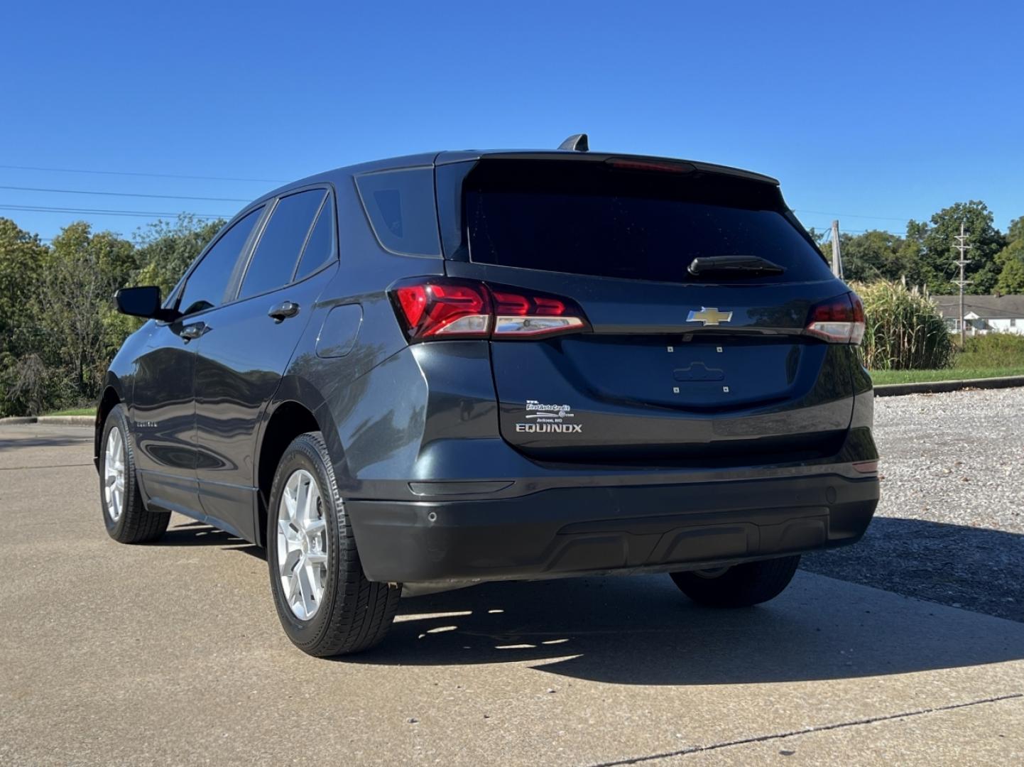 2022 GRAY /Gray Cloth Chevrolet Equinox LS 1FL FWD (3GNAXFEV0NS) with an 1.5L 4 Cyl. TURBO engine, Automatic transmission, located at 2990 Old Orchard Rd., Jackson, MO, 63755, 37.354214, -89.612106 - 2022 Chevrolet Equinox LS 1-Owner 143xxx miles Front Wheel Drive 1.5L 4 Cyl. Automatic Backup Camera Bluetooth Cruise Power Windows/Locks/Mirrors We have financing available and we accept trades! Fill out a credit application on our website or come by today! If you have any questions, giv - Photo#7
