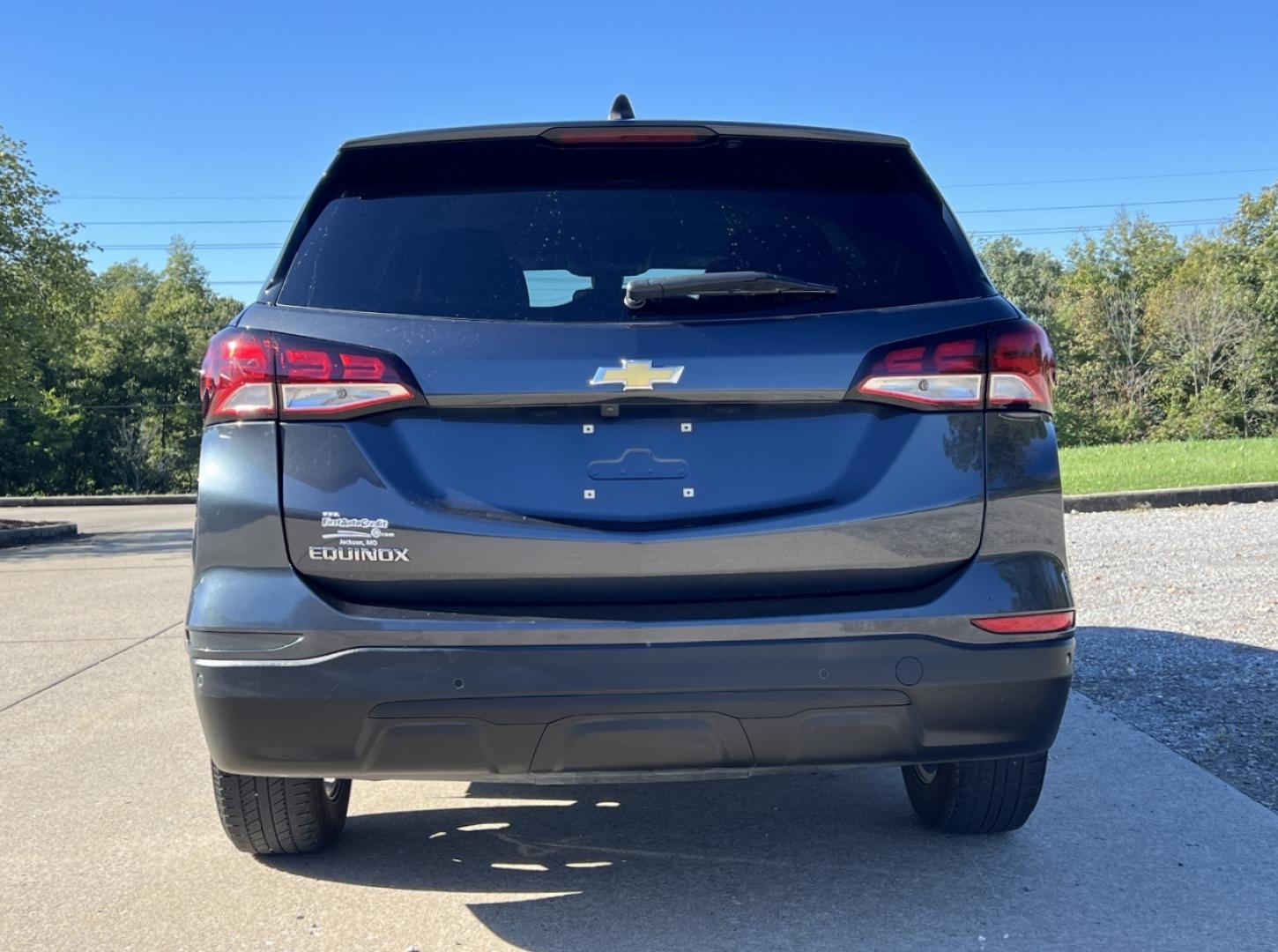 2022 GRAY /Gray Cloth Chevrolet Equinox LS 1FL FWD (3GNAXFEV0NS) with an 1.5L 4 Cyl. TURBO engine, Automatic transmission, located at 2990 Old Orchard Rd., Jackson, MO, 63755, 37.354214, -89.612106 - 2022 Chevrolet Equinox LS 1-Owner 143xxx miles Front Wheel Drive 1.5L 4 Cyl. Automatic Backup Camera Bluetooth Cruise Power Windows/Locks/Mirrors We have financing available and we accept trades! Fill out a credit application on our website or come by today! If you have any questions, giv - Photo#8