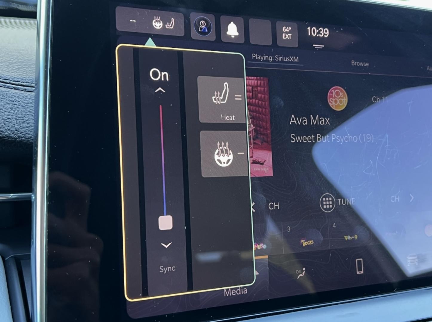 2024 WHITE /Black Leather Jeep Compass Limited (3C4NJDCN7RT) with an 2.0L 4 Cyl. TURBO engine, CVT transmission, located at 2990 Old Orchard Rd., Jackson, MO, 63755, 37.354214, -89.612106 - 2024 Jeep Compass Limited 1-Owner 45xxx miles 4 Wheel Drive 2.0L 4 Cyl. Automatic Leather Backup Camera Power Driver Seat Heated Seats Heated Steering Wheel Bluetooth Remote Start Cruise Power Windows/Locks/Mirrors We have financing available and we accept trades! Fill out a credit ap - Photo#4