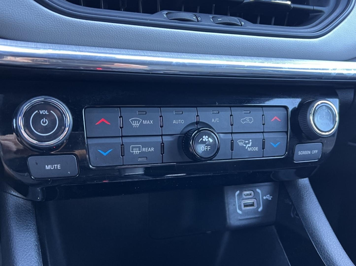 2024 WHITE /Black Leather Jeep Compass Limited (3C4NJDCN7RT) with an 2.0L 4 Cyl. TURBO engine, CVT transmission, located at 2990 Old Orchard Rd., Jackson, MO, 63755, 37.354214, -89.612106 - 2024 Jeep Compass Limited 1-Owner 45xxx miles 4 Wheel Drive 2.0L 4 Cyl. Automatic Leather Backup Camera Power Driver Seat Heated Seats Heated Steering Wheel Bluetooth Remote Start Cruise Power Windows/Locks/Mirrors We have financing available and we accept trades! Fill out a credit ap - Photo#28