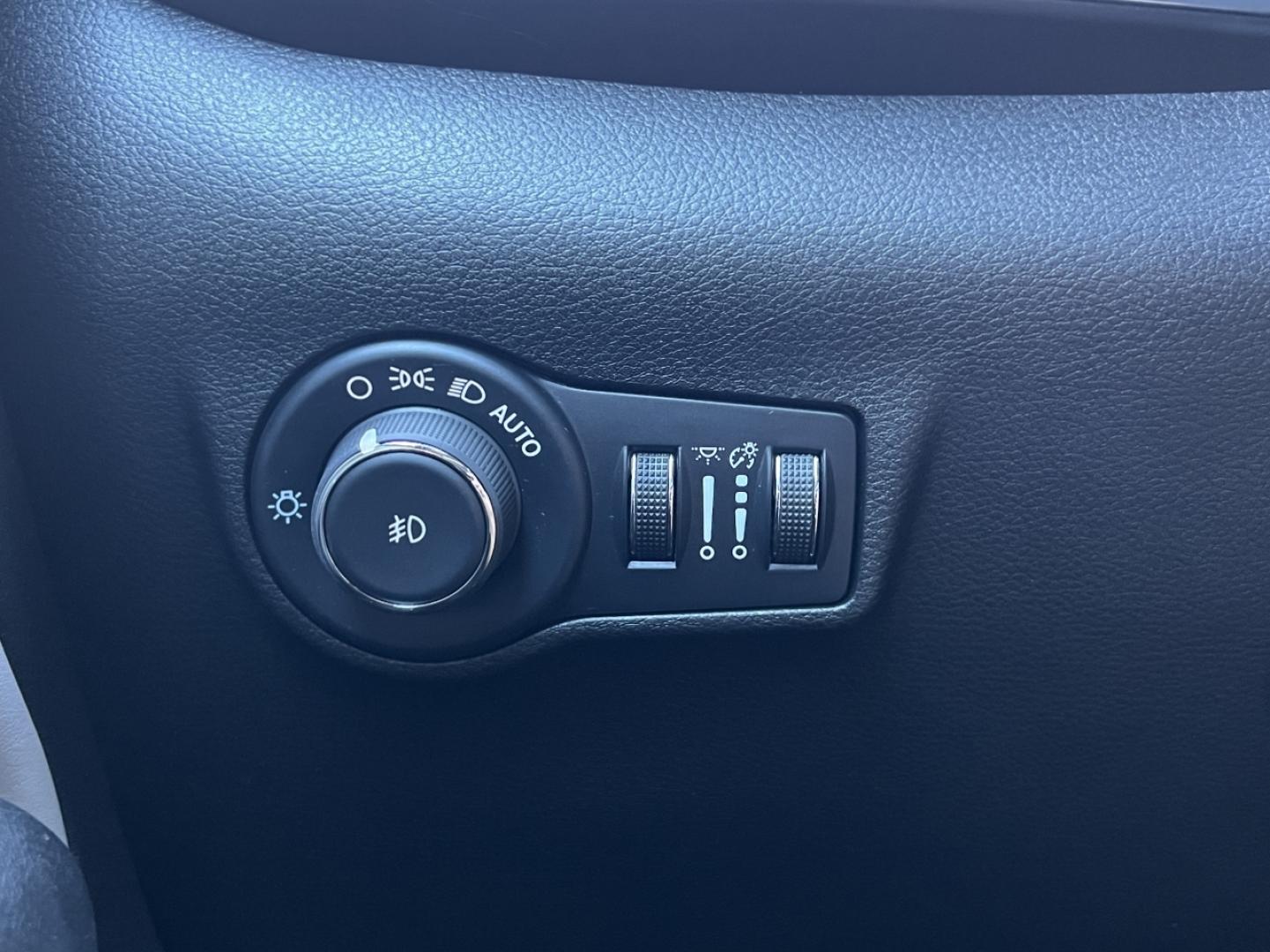 2024 WHITE /Black Leather Jeep Compass Limited (3C4NJDCN7RT) with an 2.0L 4 Cyl. TURBO engine, CVT transmission, located at 2990 Old Orchard Rd., Jackson, MO, 63755, 37.354214, -89.612106 - 2024 Jeep Compass Limited 1-Owner 45xxx miles 4 Wheel Drive 2.0L 4 Cyl. Automatic Leather Backup Camera Power Driver Seat Heated Seats Heated Steering Wheel Bluetooth Remote Start Cruise Power Windows/Locks/Mirrors We have financing available and we accept trades! Fill out a credit ap - Photo#31