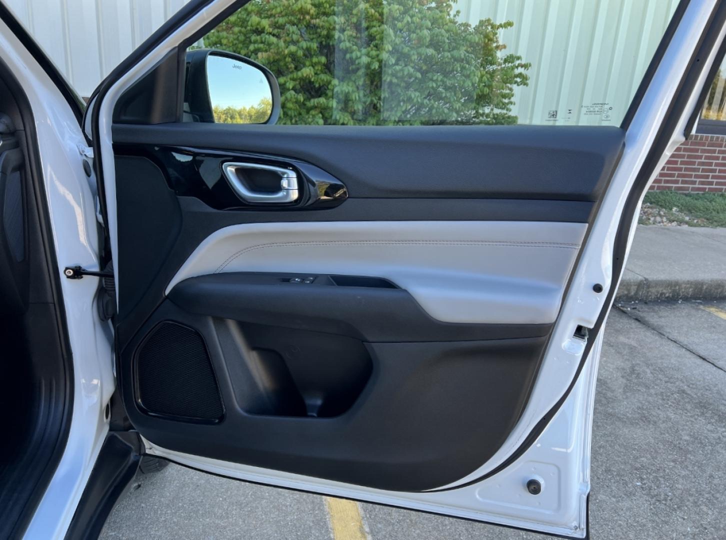 2024 WHITE /Black Leather Jeep Compass Limited (3C4NJDCN7RT) with an 2.0L 4 Cyl. TURBO engine, CVT transmission, located at 2990 Old Orchard Rd., Jackson, MO, 63755, 37.354214, -89.612106 - 2024 Jeep Compass Limited 1-Owner 45xxx miles 4 Wheel Drive 2.0L 4 Cyl. Automatic Leather Backup Camera Power Driver Seat Heated Seats Heated Steering Wheel Bluetooth Remote Start Cruise Power Windows/Locks/Mirrors We have financing available and we accept trades! Fill out a credit ap - Photo#16