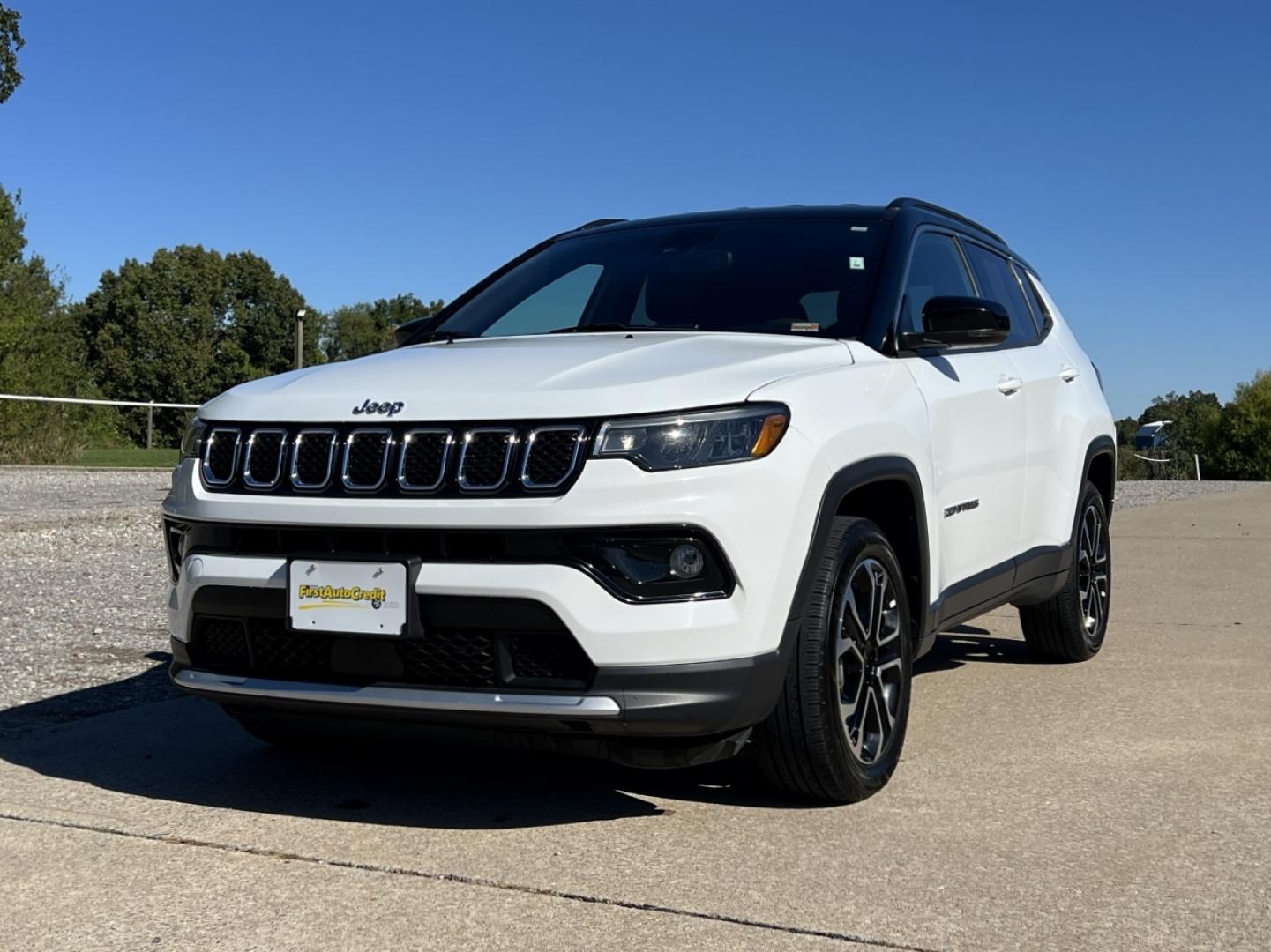 2024 WHITE /Black Leather Jeep Compass Limited (3C4NJDCN7RT) with an 2.0L 4 Cyl. TURBO engine, CVT transmission, located at 2990 Old Orchard Rd., Jackson, MO, 63755, 37.354214, -89.612106 - 2024 Jeep Compass Limited 1-Owner 45xxx miles 4 Wheel Drive 2.0L 4 Cyl. Automatic Leather Backup Camera Power Driver Seat Heated Seats Heated Steering Wheel Bluetooth Remote Start Cruise Power Windows/Locks/Mirrors We have financing available and we accept trades! Fill out a credit ap - Photo#7