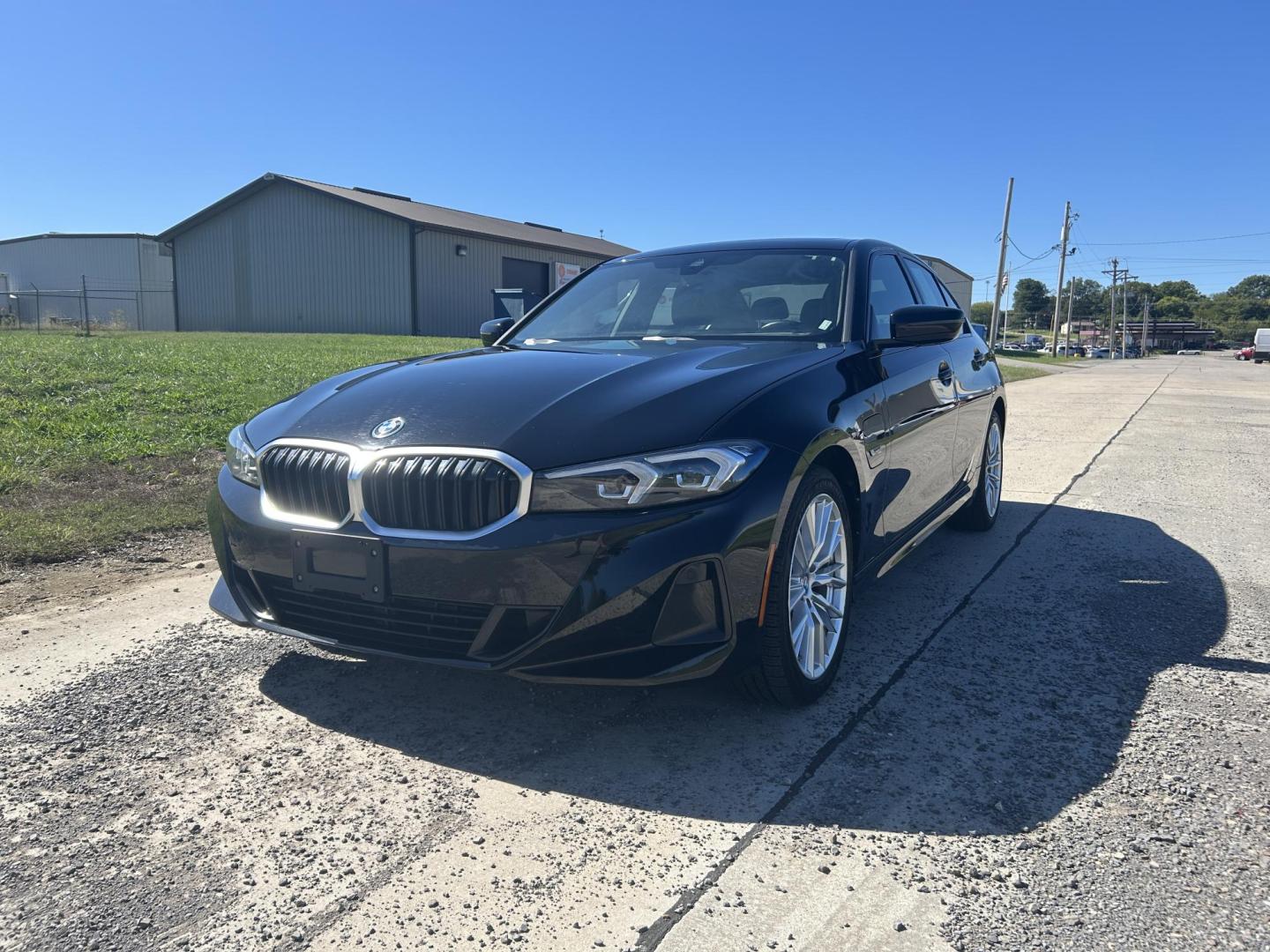 2023 BLACK /Black BMW 3-Series 330e (3MW39FF07P8) with an 2.0L I4 Hybrid engine, 8A transmission, located at 506 S. Kingshighway, Cape Girardeau, MO, 63703, (573) 235-5000, 37.294991, -89.553635 - 2023 BMW 330e Only 58xxx miles Rear Wheel Drive 2.0L I4 Automatic Leather Navigation Power/Heated Seats Backup Camera Bluetooth Cruise Power Windows/Locks/Mirrors We have financing available and we accept trades! Fill out a credit application on our website or come by today! If you have - Photo#7