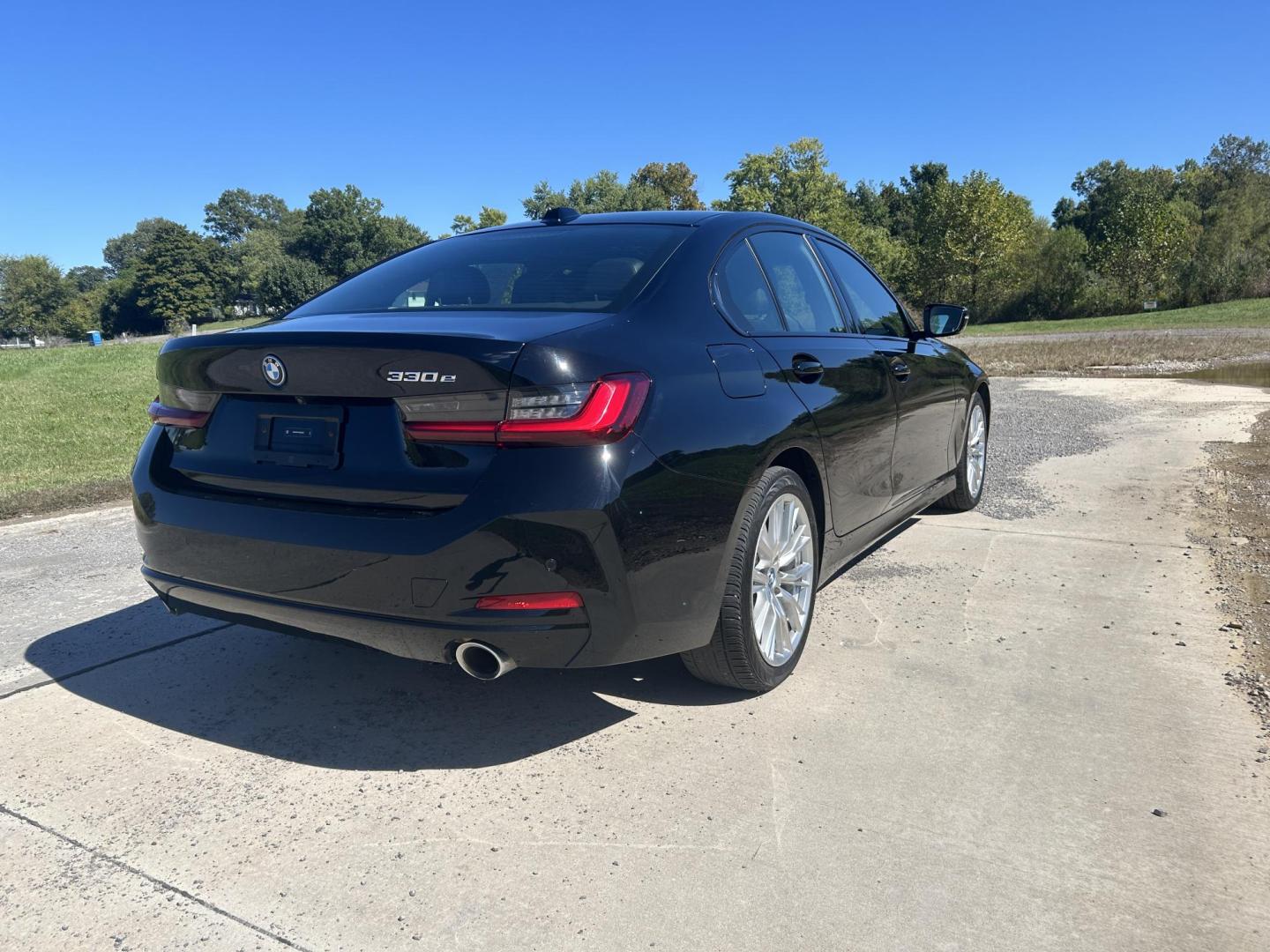 2023 BLACK /Black BMW 3-Series 330e (3MW39FF07P8) with an 2.0L I4 Hybrid engine, 8A transmission, located at 506 S. Kingshighway, Cape Girardeau, MO, 63703, (573) 235-5000, 37.294991, -89.553635 - 2023 BMW 330e Only 58xxx miles Rear Wheel Drive 2.0L I4 Automatic Leather Navigation Power/Heated Seats Backup Camera Bluetooth Cruise Power Windows/Locks/Mirrors We have financing available and we accept trades! Fill out a credit application on our website or come by today! If you have - Photo#13
