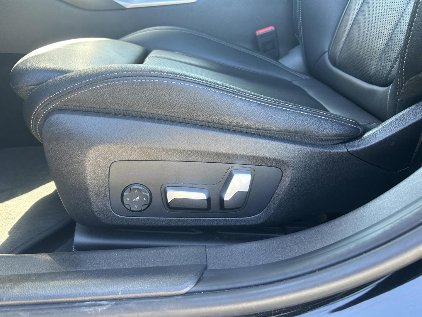 2023 BLACK /Black BMW 3-Series 330e (3MW39FF07P8) with an 2.0L I4 Hybrid engine, 8A transmission, located at 506 S. Kingshighway, Cape Girardeau, MO, 63703, (573) 235-5000, 37.294991, -89.553635 - 2023 BMW 330e Only 58xxx miles Rear Wheel Drive 2.0L I4 Automatic Leather Navigation Power/Heated Seats Backup Camera Bluetooth Cruise Power Windows/Locks/Mirrors We have financing available and we accept trades! Fill out a credit application on our website or come by today! If you have - Photo#5