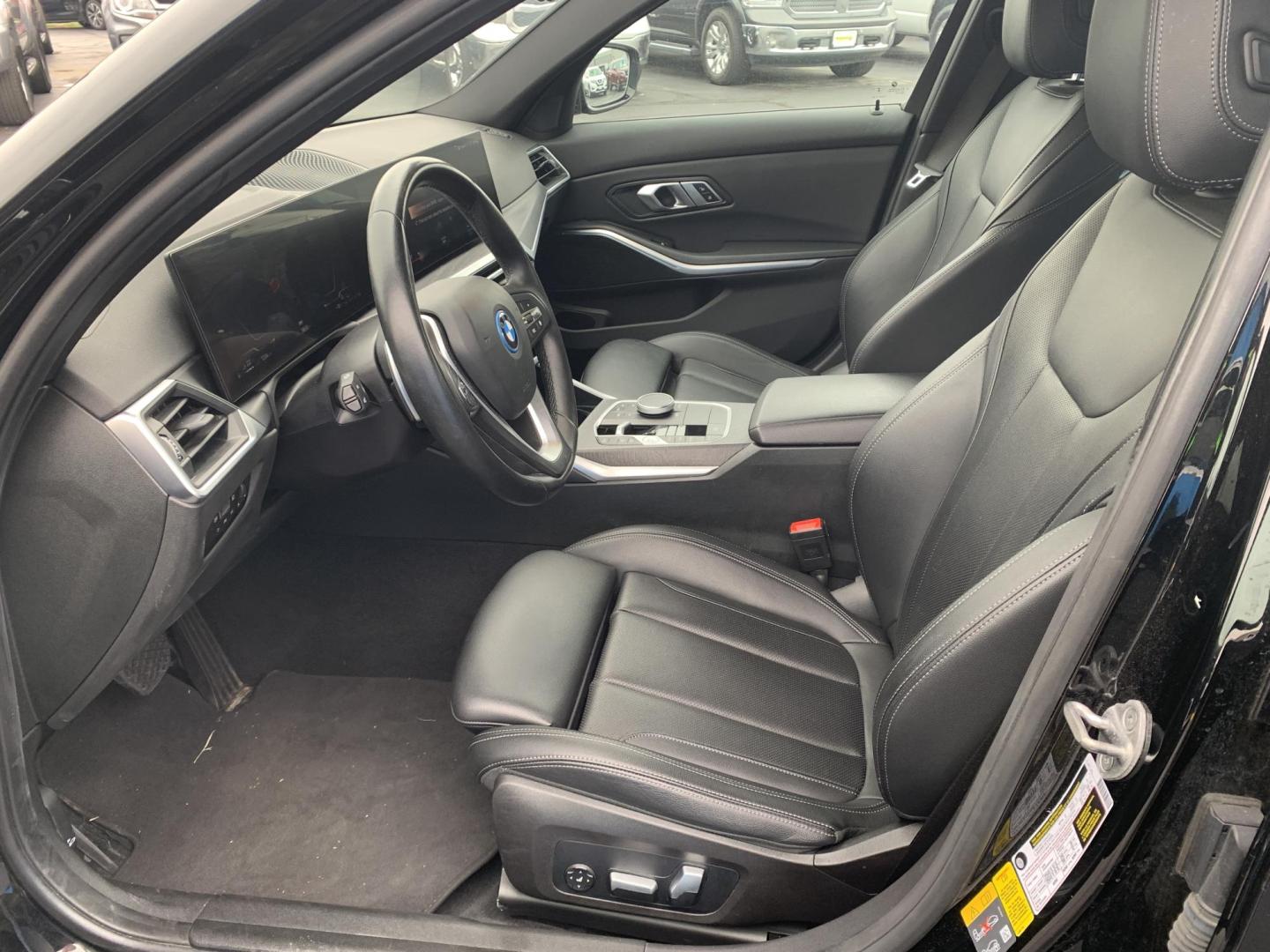 2023 BLACK /Black BMW 3-Series 330e (3MW39FF07P8) with an 2.0L I4 Hybrid engine, 8A transmission, located at 506 S. Kingshighway, Cape Girardeau, MO, 63703, (573) 235-5000, 37.294991, -89.553635 - 2023 BMW 330e Only 58xxx miles Rear Wheel Drive 2.0L I4 Automatic Leather Navigation Power/Heated Seats Backup Camera Bluetooth Cruise Power Windows/Locks/Mirrors We have financing available and we accept trades! Fill out a credit application on our website or come by today! If you have - Photo#20