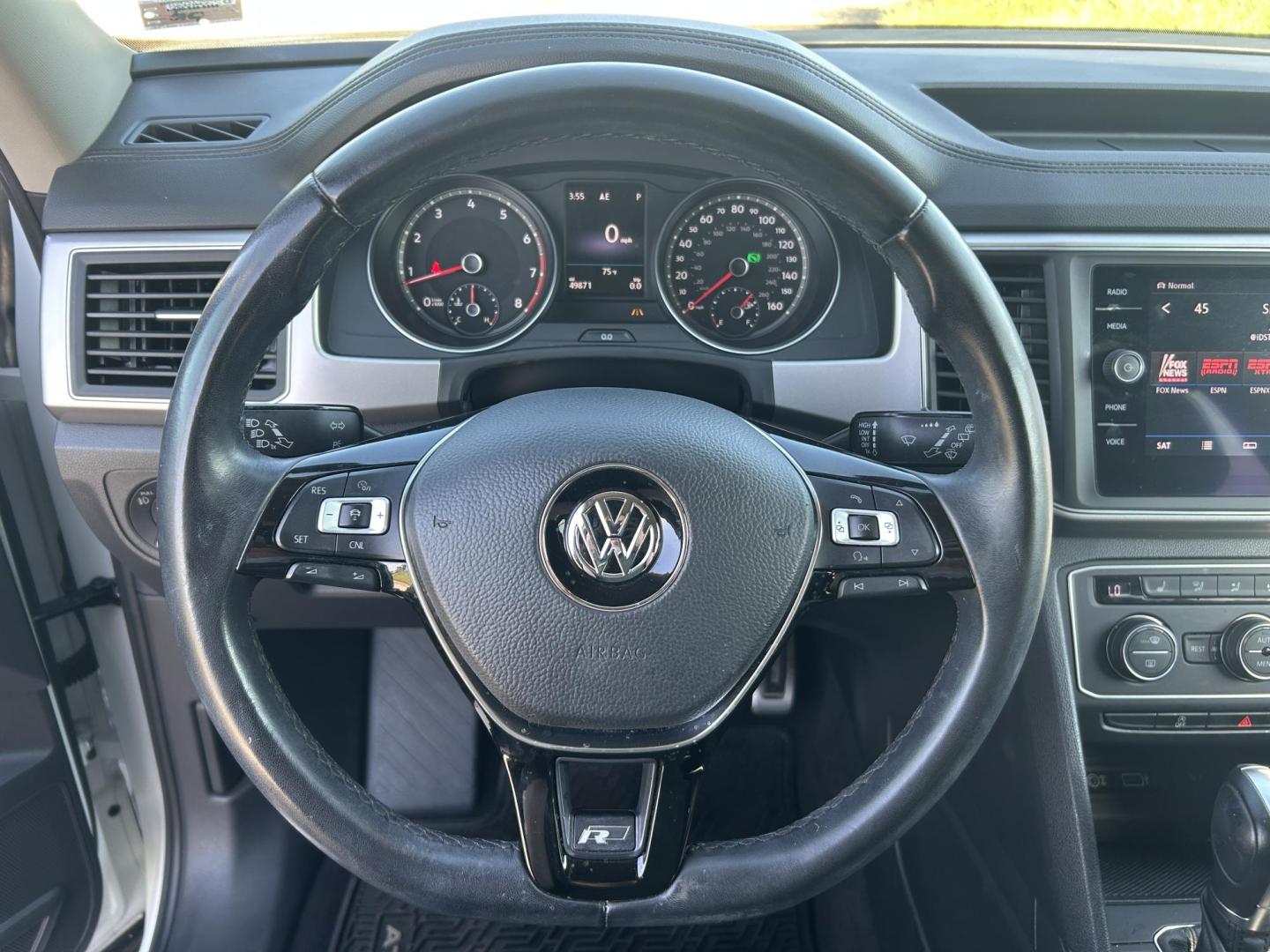 2018 WHITE /Black Volkswagen Atlas V6 SE w/Technology AWD (1V2PR2CA2JC) with an 3.6L V6 DOHC 24V engine, Automatic transmission, located at 506 S. Kingshighway, Cape Girardeau, MO, 63703, (573) 235-5000, 37.294991, -89.553635 - 2018 Volkswagen Atlas 4 Motion R Line Only 49,XXX Miles All Wheel Drive 3.6L V6 Automatic Third Row Leather Back Up Camera Heated Seats Dual Climate Controls Rear Climate Controls Selective Drive Mode Adaptive Cruise Control Power Lift Gate Power Driver Seat Power Windows/Locks/Mirror - Photo#23