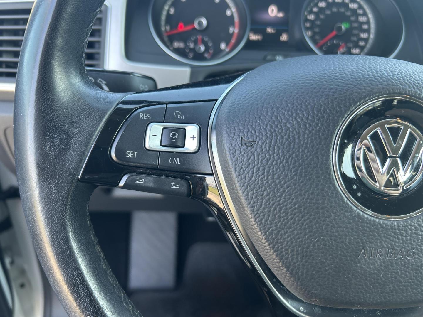 2018 WHITE /Black Volkswagen Atlas V6 SE w/Technology AWD (1V2PR2CA2JC) with an 3.6L V6 DOHC 24V engine, Automatic transmission, located at 506 S. Kingshighway, Cape Girardeau, MO, 63703, (573) 235-5000, 37.294991, -89.553635 - 2018 Volkswagen Atlas 4 Motion R Line Only 49,XXX Miles All Wheel Drive 3.6L V6 Automatic Third Row Leather Back Up Camera Heated Seats Dual Climate Controls Rear Climate Controls Selective Drive Mode Adaptive Cruise Control Power Lift Gate Power Driver Seat Power Windows/Locks/Mirror - Photo#24