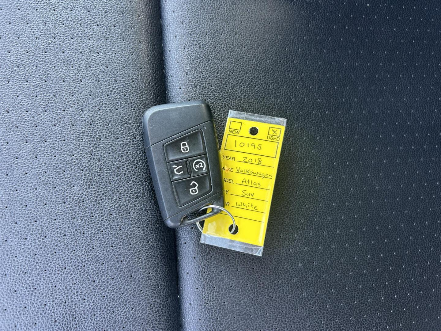 2018 WHITE /Black Volkswagen Atlas V6 SE w/Technology AWD (1V2PR2CA2JC) with an 3.6L V6 DOHC 24V engine, Automatic transmission, located at 506 S. Kingshighway, Cape Girardeau, MO, 63703, (573) 235-5000, 37.294991, -89.553635 - 2018 Volkswagen Atlas 4 Motion R Line Only 49,XXX Miles All Wheel Drive 3.6L V6 Automatic Third Row Leather Back Up Camera Heated Seats Dual Climate Controls Rear Climate Controls Selective Drive Mode Adaptive Cruise Control Power Lift Gate Power Driver Seat Power Windows/Locks/Mirror - Photo#4