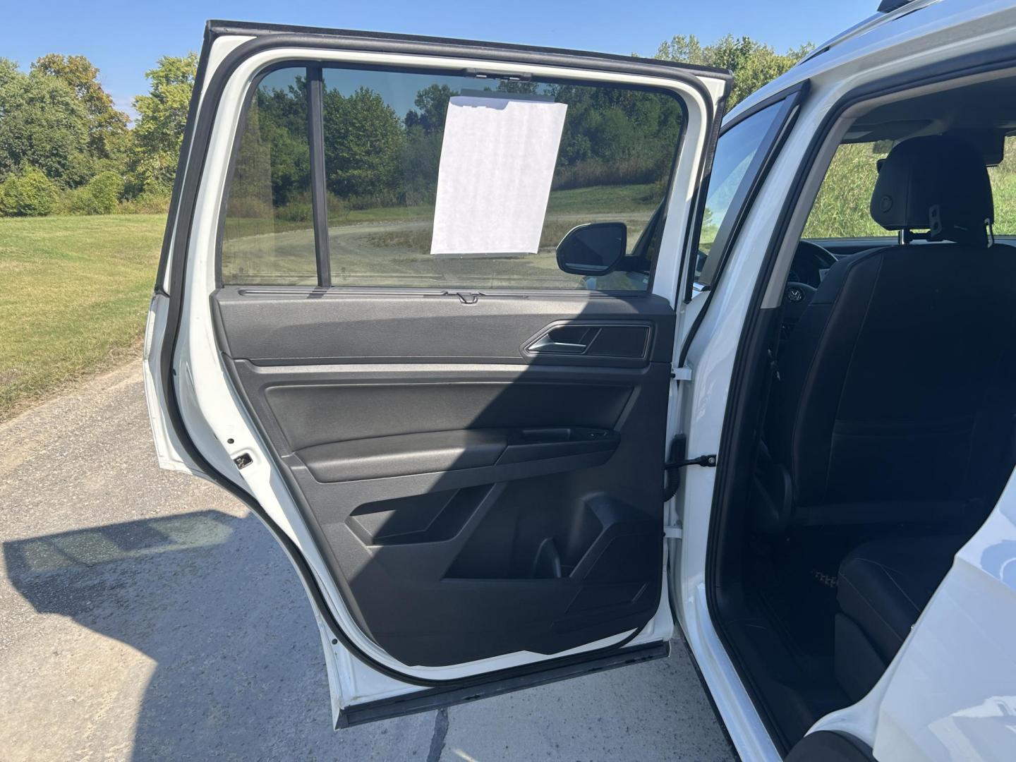 2018 WHITE /Black Volkswagen Atlas V6 SE w/Technology AWD (1V2PR2CA2JC) with an 3.6L V6 DOHC 24V engine, Automatic transmission, located at 506 S. Kingshighway, Cape Girardeau, MO, 63703, (573) 235-5000, 37.294991, -89.553635 - 2018 Volkswagen Atlas 4 Motion R Line Only 49,XXX Miles All Wheel Drive 3.6L V6 Automatic Third Row Leather Back Up Camera Heated Seats Dual Climate Controls Rear Climate Controls Selective Drive Mode Adaptive Cruise Control Power Lift Gate Power Driver Seat Power Windows/Locks/Mirror - Photo#15