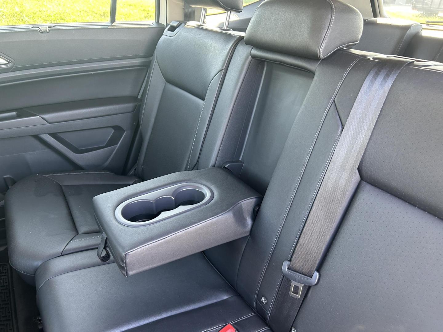 2018 WHITE /Black Volkswagen Atlas V6 SE w/Technology AWD (1V2PR2CA2JC) with an 3.6L V6 DOHC 24V engine, Automatic transmission, located at 506 S. Kingshighway, Cape Girardeau, MO, 63703, (573) 235-5000, 37.294991, -89.553635 - 2018 Volkswagen Atlas 4 Motion R Line Only 49,XXX Miles All Wheel Drive 3.6L V6 Automatic Third Row Leather Back Up Camera Heated Seats Dual Climate Controls Rear Climate Controls Selective Drive Mode Adaptive Cruise Control Power Lift Gate Power Driver Seat Power Windows/Locks/Mirror - Photo#17