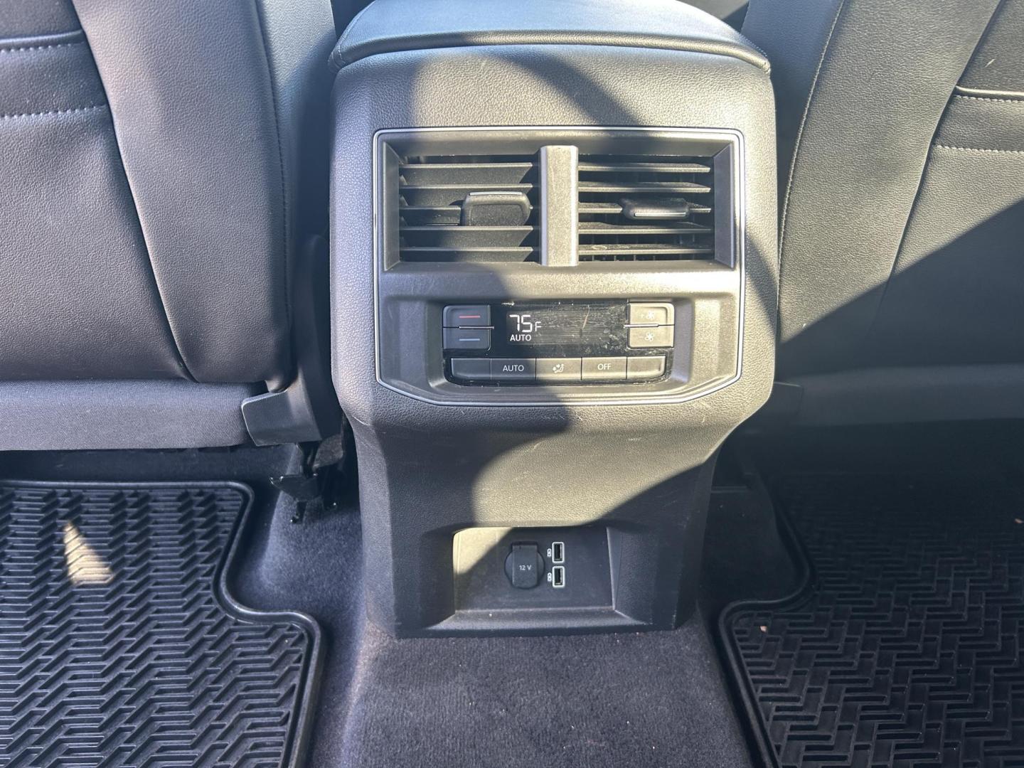 2018 WHITE /Black Volkswagen Atlas V6 SE w/Technology AWD (1V2PR2CA2JC) with an 3.6L V6 DOHC 24V engine, Automatic transmission, located at 506 S. Kingshighway, Cape Girardeau, MO, 63703, (573) 235-5000, 37.294991, -89.553635 - 2018 Volkswagen Atlas 4 Motion R Line Only 49,XXX Miles All Wheel Drive 3.6L V6 Automatic Third Row Leather Back Up Camera Heated Seats Dual Climate Controls Rear Climate Controls Selective Drive Mode Adaptive Cruise Control Power Lift Gate Power Driver Seat Power Windows/Locks/Mirror - Photo#29