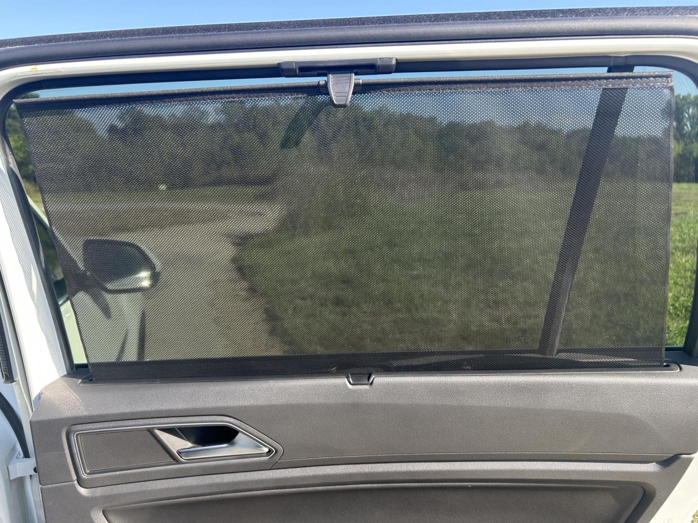 2018 WHITE /Black Volkswagen Atlas V6 SE w/Technology AWD (1V2PR2CA2JC) with an 3.6L V6 DOHC 24V engine, Automatic transmission, located at 506 S. Kingshighway, Cape Girardeau, MO, 63703, (573) 235-5000, 37.294991, -89.553635 - 2018 Volkswagen Atlas 4 Motion R Line Only 49,XXX Miles All Wheel Drive 3.6L V6 Automatic Third Row Leather Back Up Camera Heated Seats Dual Climate Controls Rear Climate Controls Selective Drive Mode Adaptive Cruise Control Power Lift Gate Power Driver Seat Power Windows/Locks/Mirror - Photo#31