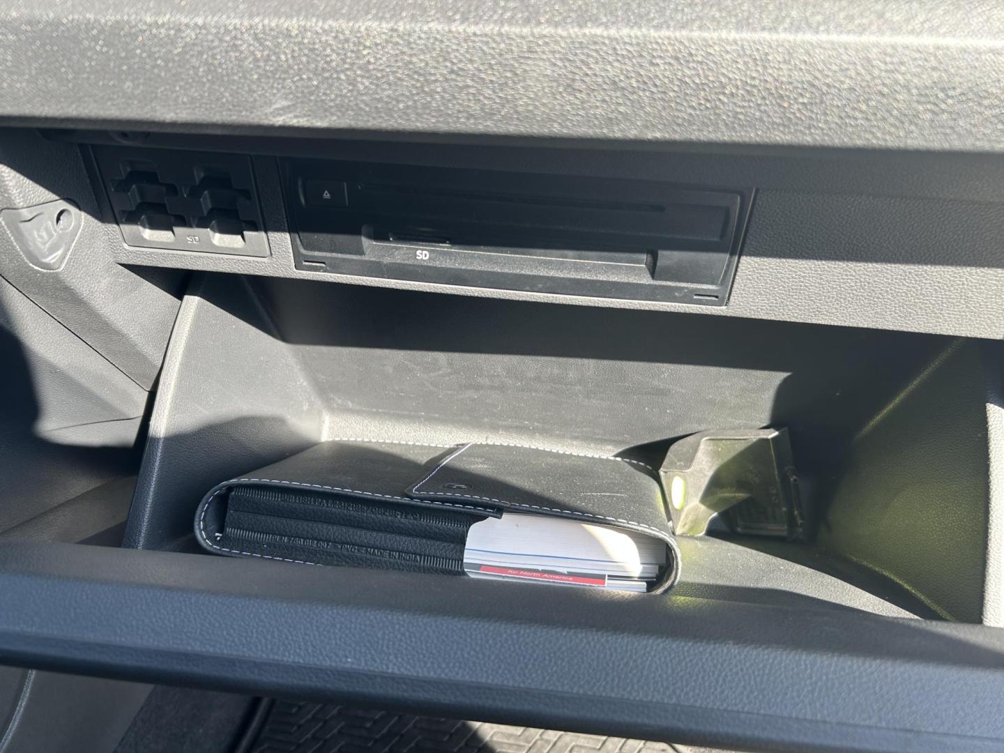 2018 WHITE /Black Volkswagen Atlas V6 SE w/Technology AWD (1V2PR2CA2JC) with an 3.6L V6 DOHC 24V engine, Automatic transmission, located at 506 S. Kingshighway, Cape Girardeau, MO, 63703, (573) 235-5000, 37.294991, -89.553635 - 2018 Volkswagen Atlas 4 Motion R Line Only 49,XXX Miles All Wheel Drive 3.6L V6 Automatic Third Row Leather Back Up Camera Heated Seats Dual Climate Controls Rear Climate Controls Selective Drive Mode Adaptive Cruise Control Power Lift Gate Power Driver Seat Power Windows/Locks/Mirror - Photo#32