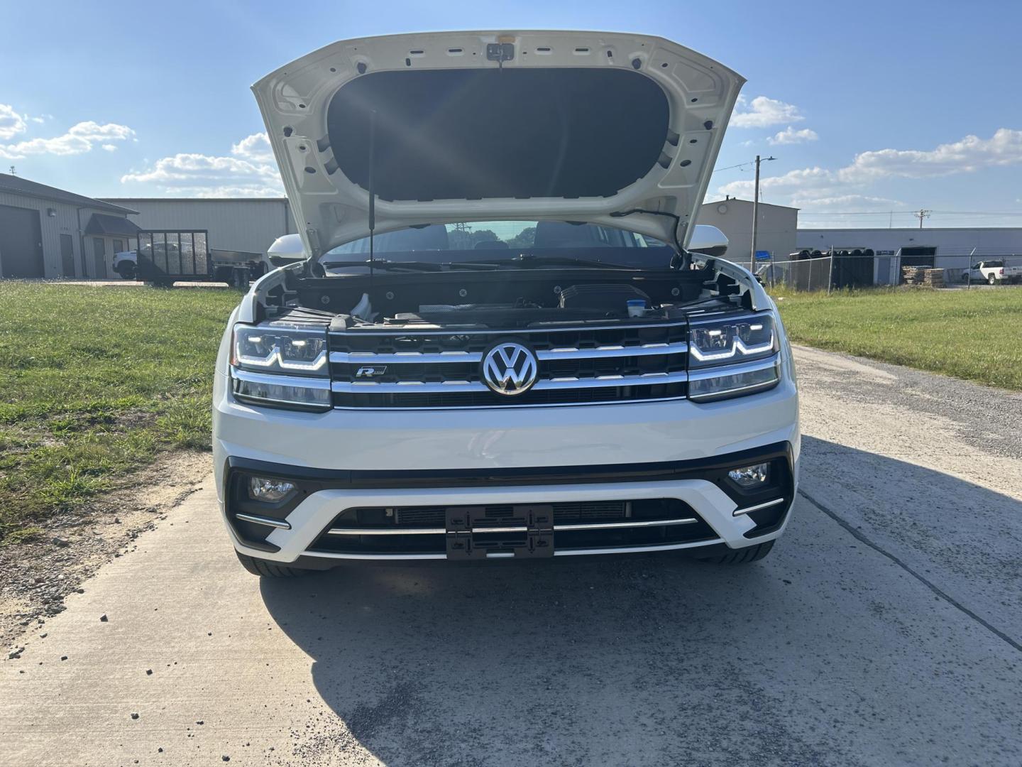 2018 WHITE /Black Volkswagen Atlas V6 SE w/Technology AWD (1V2PR2CA2JC) with an 3.6L V6 DOHC 24V engine, Automatic transmission, located at 506 S. Kingshighway, Cape Girardeau, MO, 63703, (573) 235-5000, 37.294991, -89.553635 - 2018 Volkswagen Atlas 4 Motion R Line Only 49,XXX Miles All Wheel Drive 3.6L V6 Automatic Third Row Leather Back Up Camera Heated Seats Dual Climate Controls Rear Climate Controls Selective Drive Mode Adaptive Cruise Control Power Lift Gate Power Driver Seat Power Windows/Locks/Mirror - Photo#33