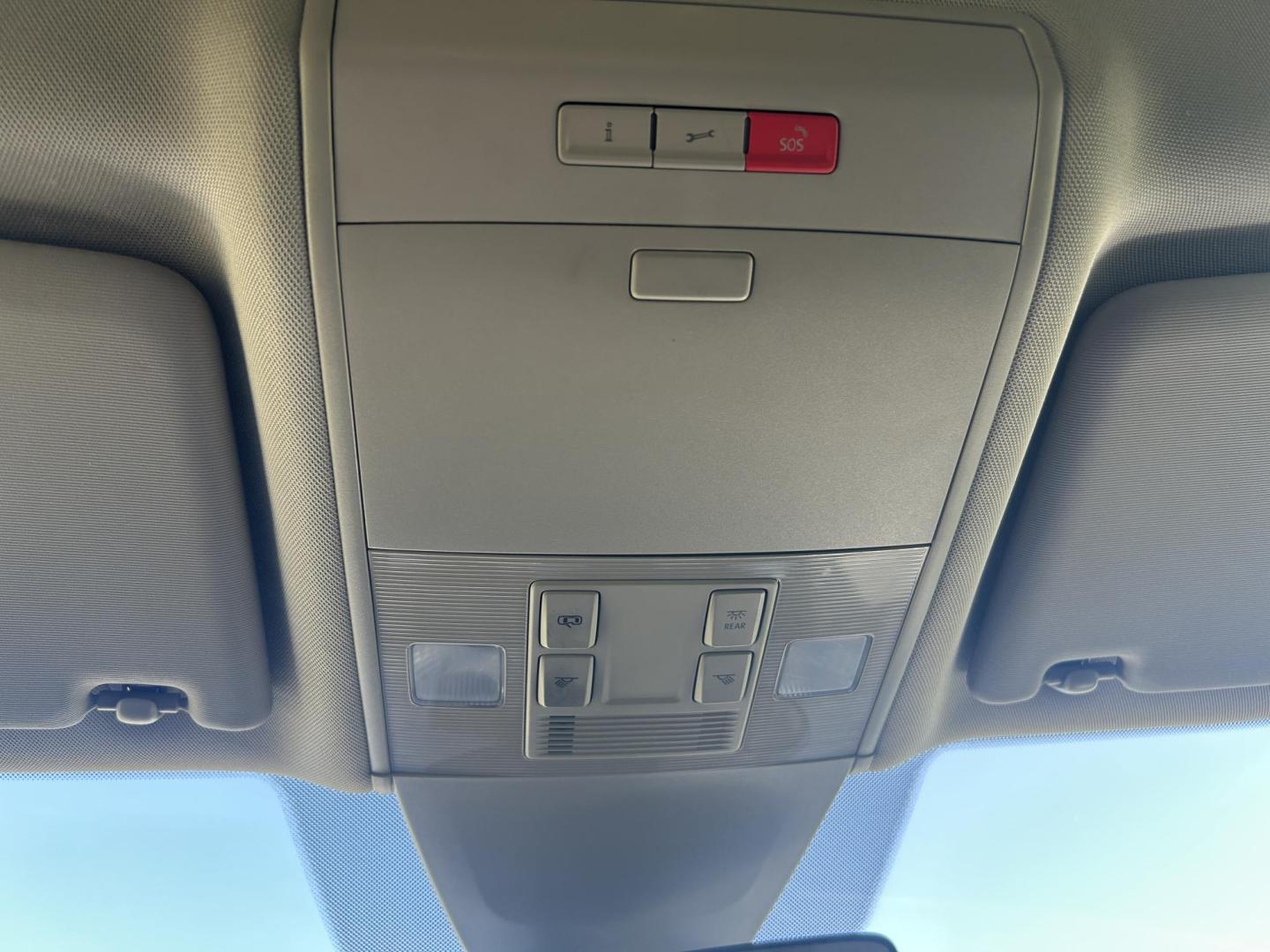 2018 WHITE /Black Volkswagen Atlas V6 SE w/Technology AWD (1V2PR2CA2JC) with an 3.6L V6 DOHC 24V engine, Automatic transmission, located at 506 S. Kingshighway, Cape Girardeau, MO, 63703, (573) 235-5000, 37.294991, -89.553635 - 2018 Volkswagen Atlas 4 Motion R Line Only 49,XXX Miles All Wheel Drive 3.6L V6 Automatic Third Row Leather Back Up Camera Heated Seats Dual Climate Controls Rear Climate Controls Selective Drive Mode Adaptive Cruise Control Power Lift Gate Power Driver Seat Power Windows/Locks/Mirror - Photo#36