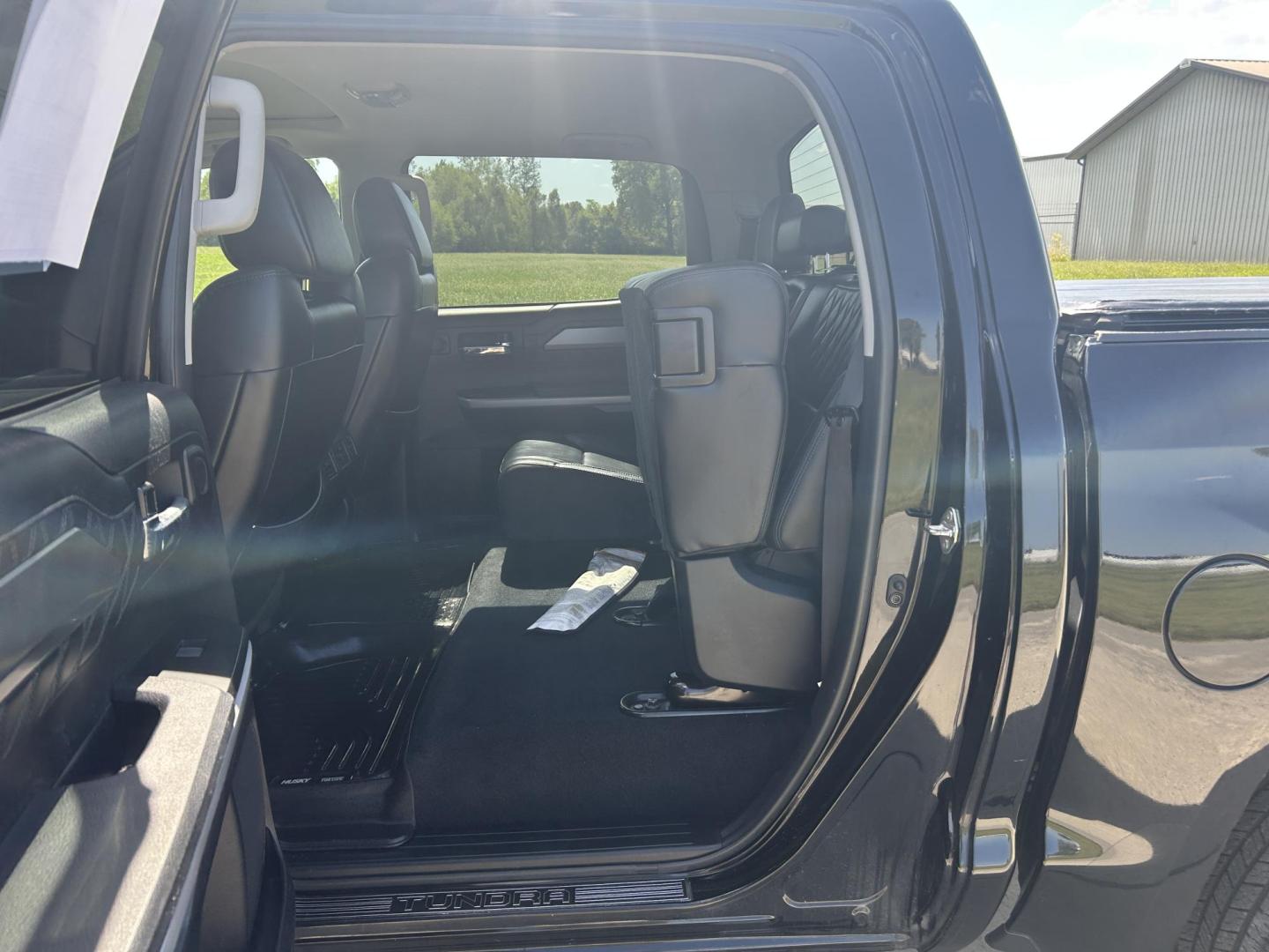 2018 BLACK /Black Toyota Tundra Platinum CrewMax 5.7L FFV 4WD (5TFAW5F15JX) with an 5.7L V8 DOHC 32V engine, Automatic transmission, located at 506 S. Kingshighway, Cape Girardeau, MO, 63703, (573) 235-5000, 37.294991, -89.553635 - 2018 Toyota Tundra Platinum 174xxx miles 4x4 5.7L V8 Automatic Leather Heated/Vented Seats Power Sunroof Navigation Backup Camera Power Driver Seat Bluetooth Cruise Power Windows/Locks/Mirrors We have financing available and we accept trades! Fill out a credit application on our websit - Photo#21